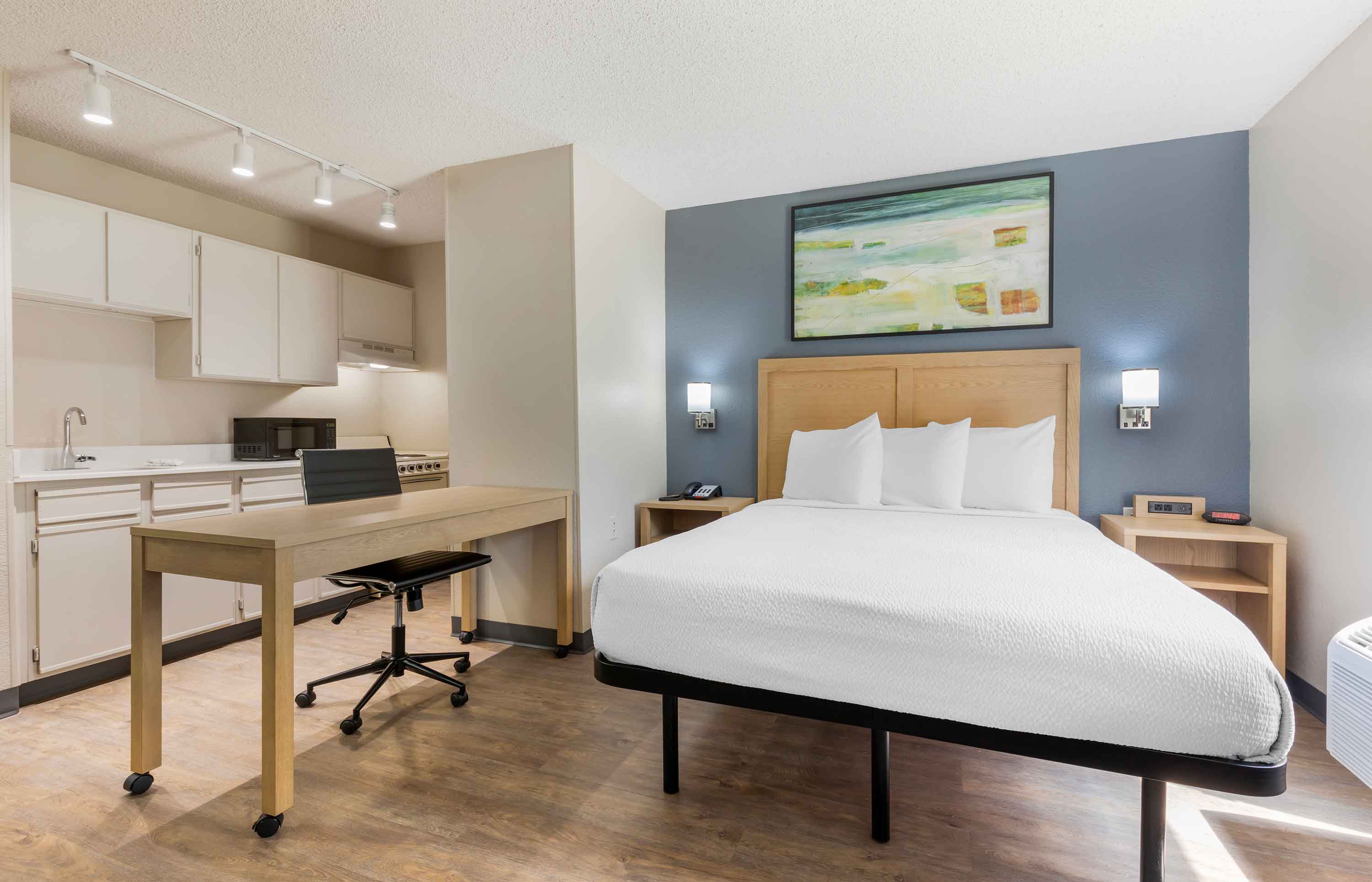 Studio Suite - 1 Queen Bed