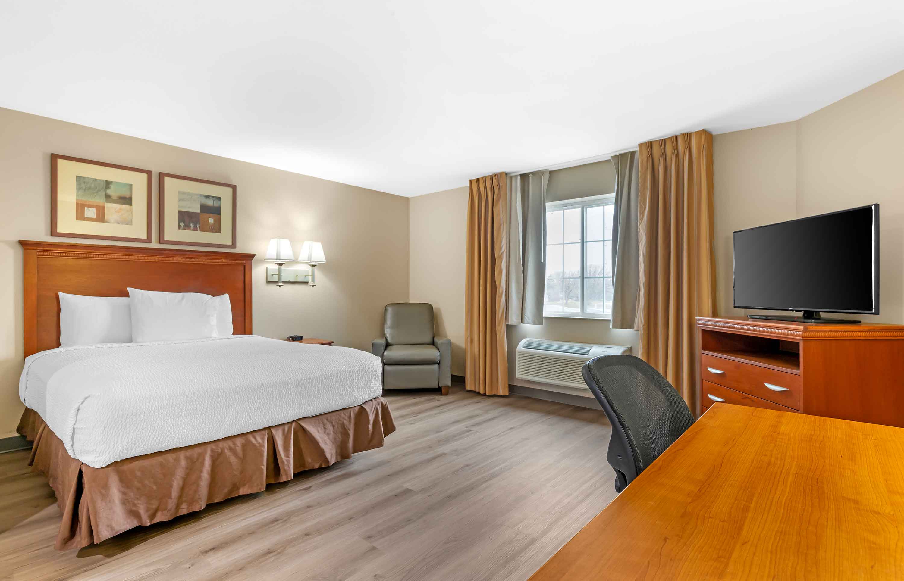 Studio Suite - 1 Queen Bed