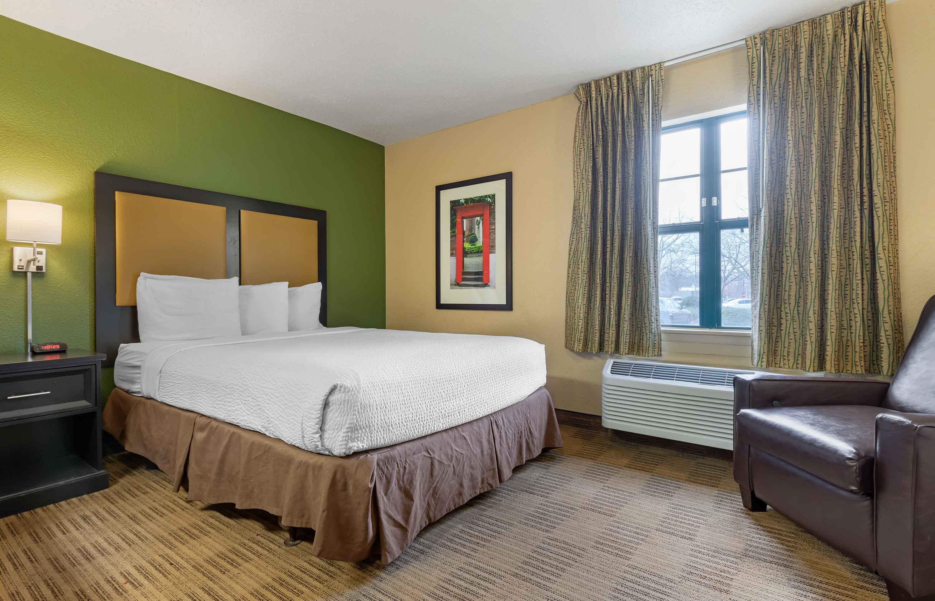 Studio Suite - 1 Queen Bed