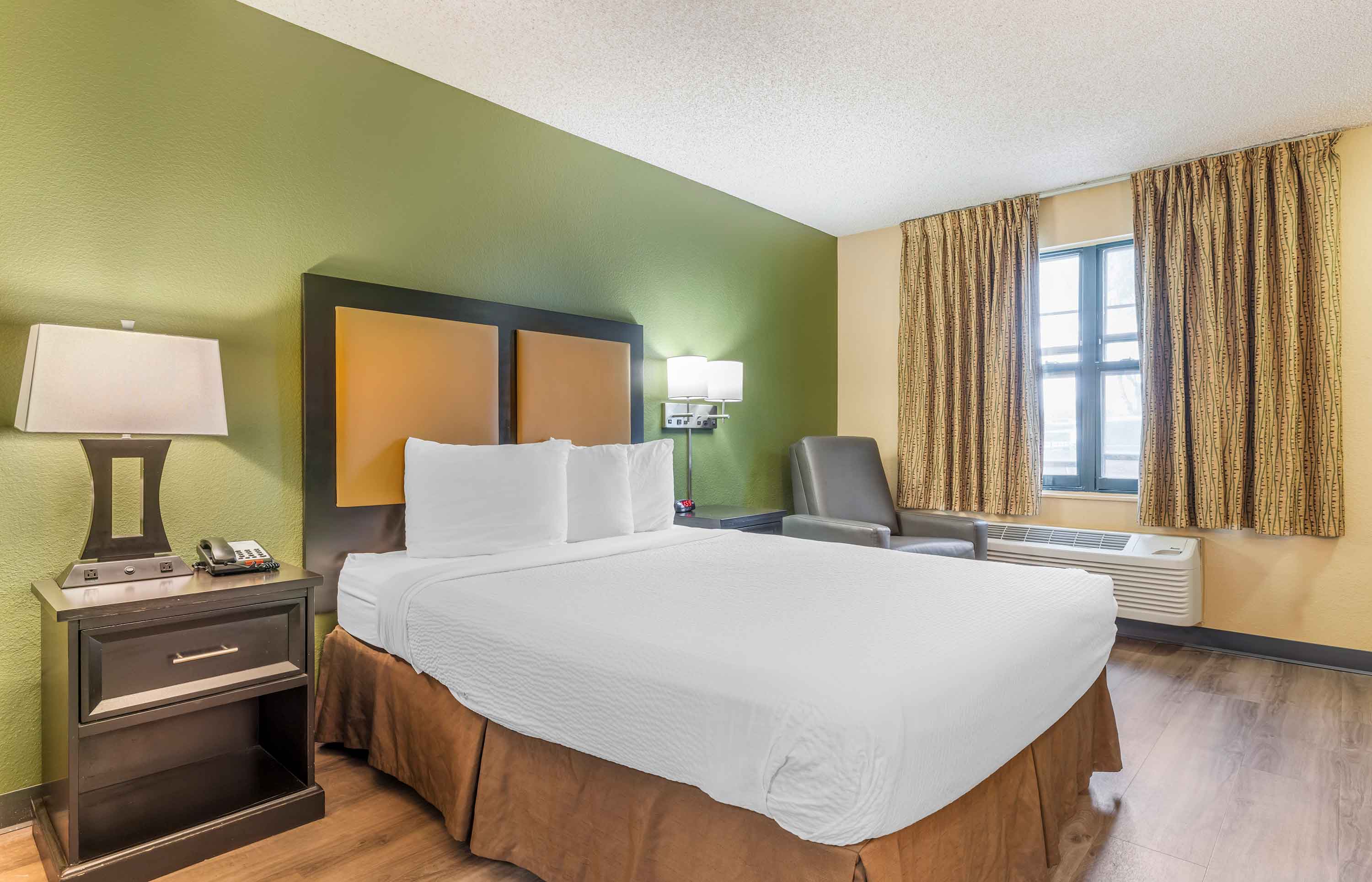 Studio Suite - 1 Queen Bed