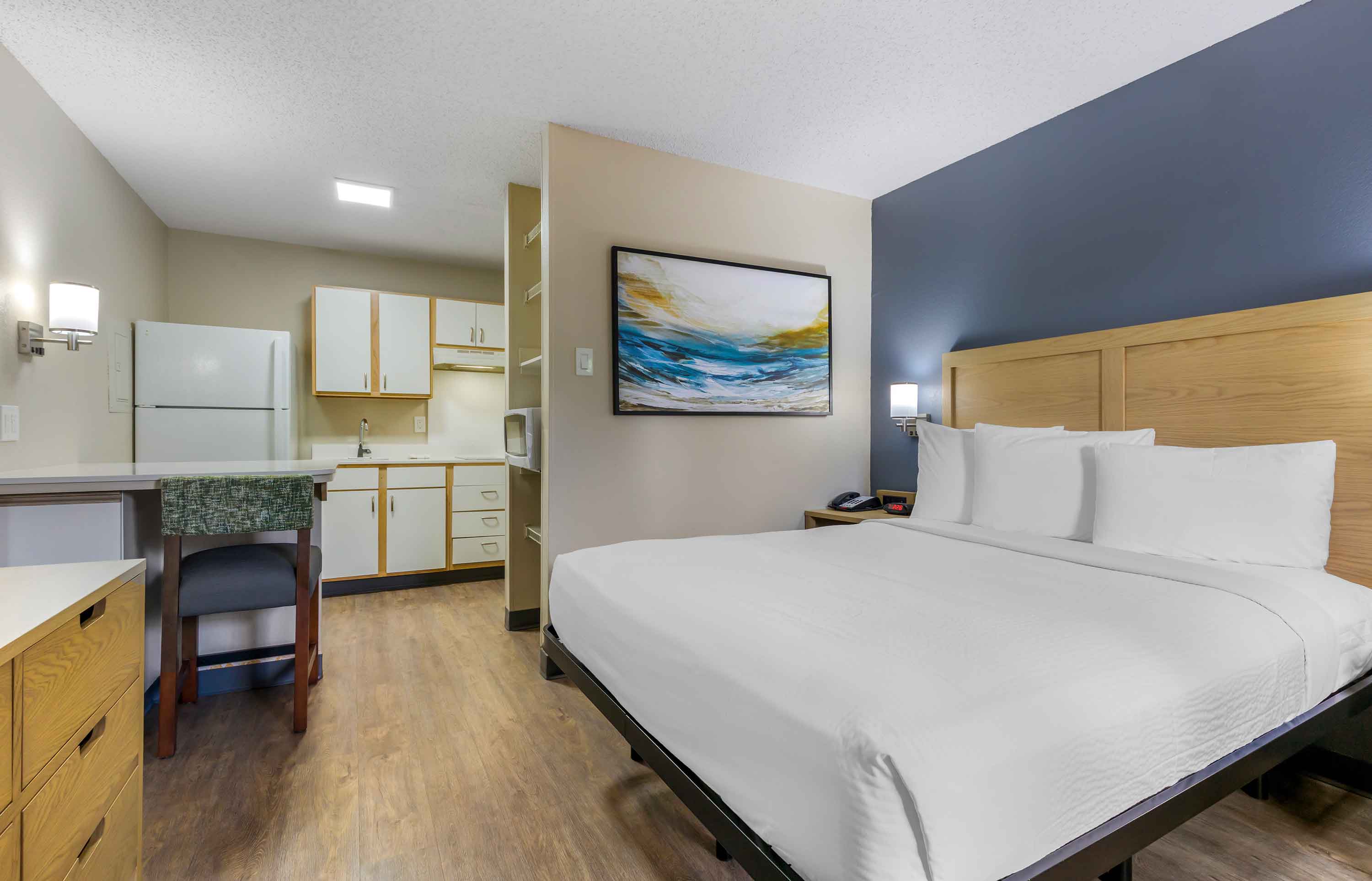 Studio Suite - 1 Queen Bed