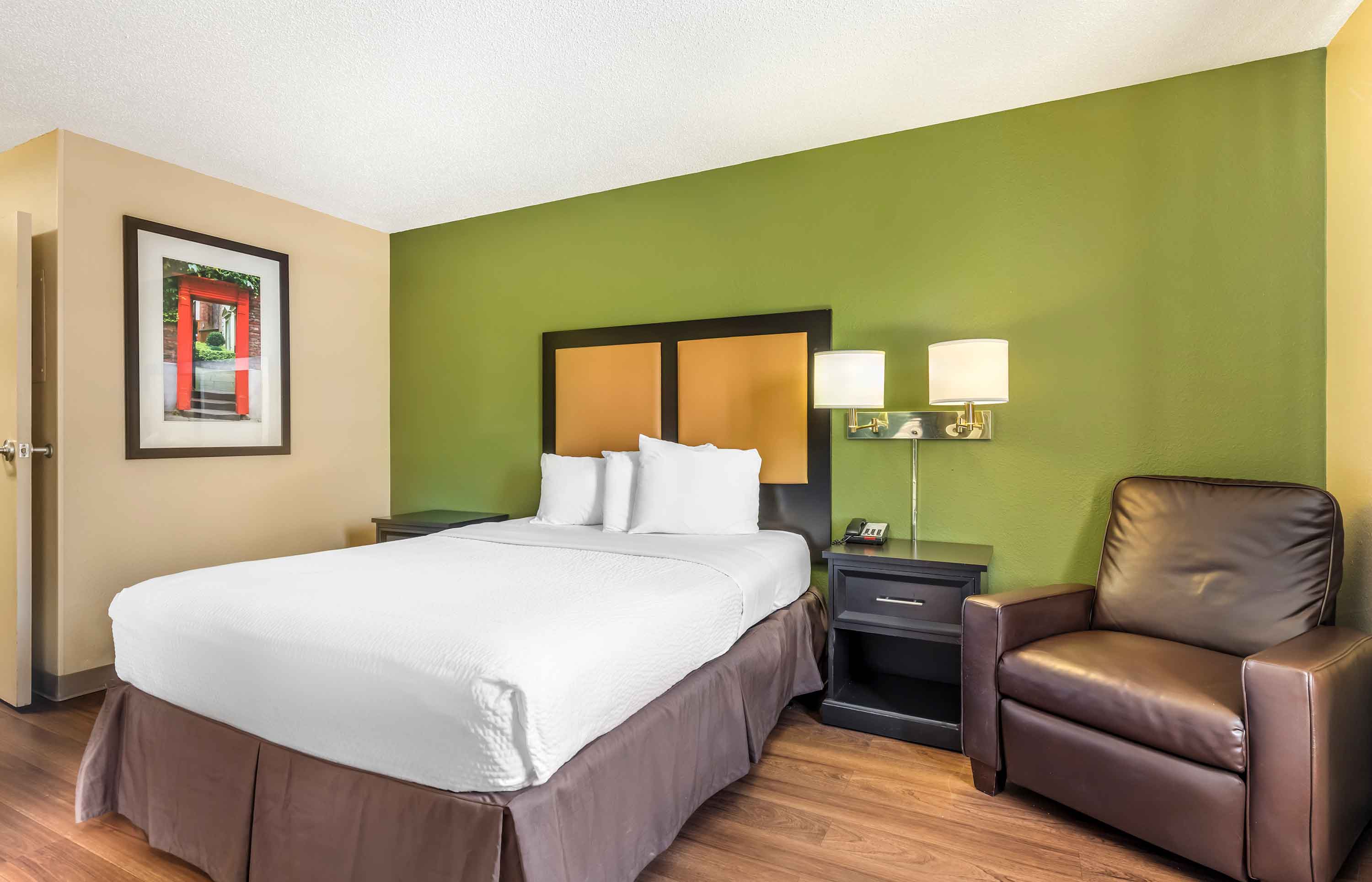 Studio Suite - 1 Queen Bed