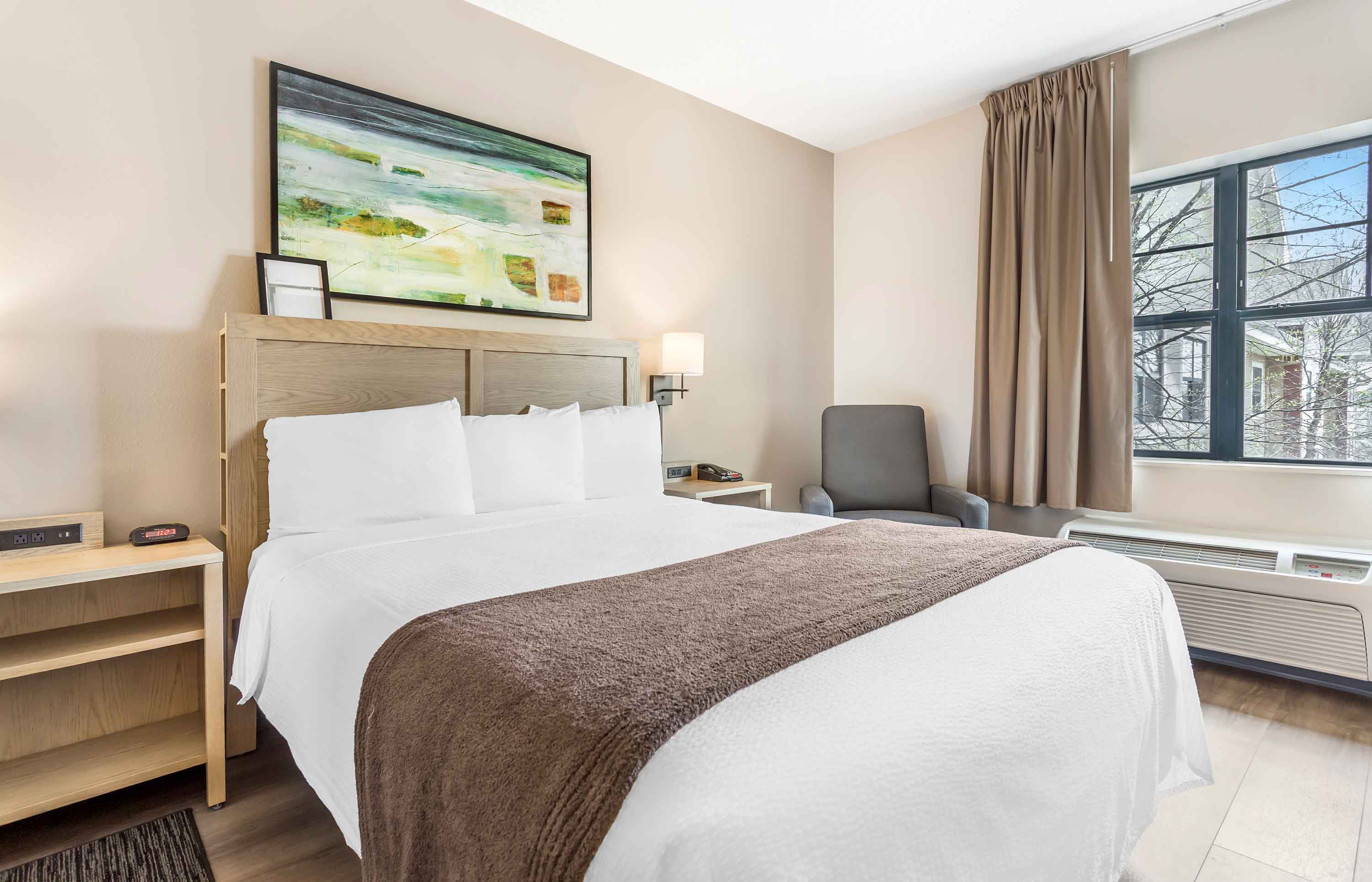 Studio Suite - 1 Queen Bed