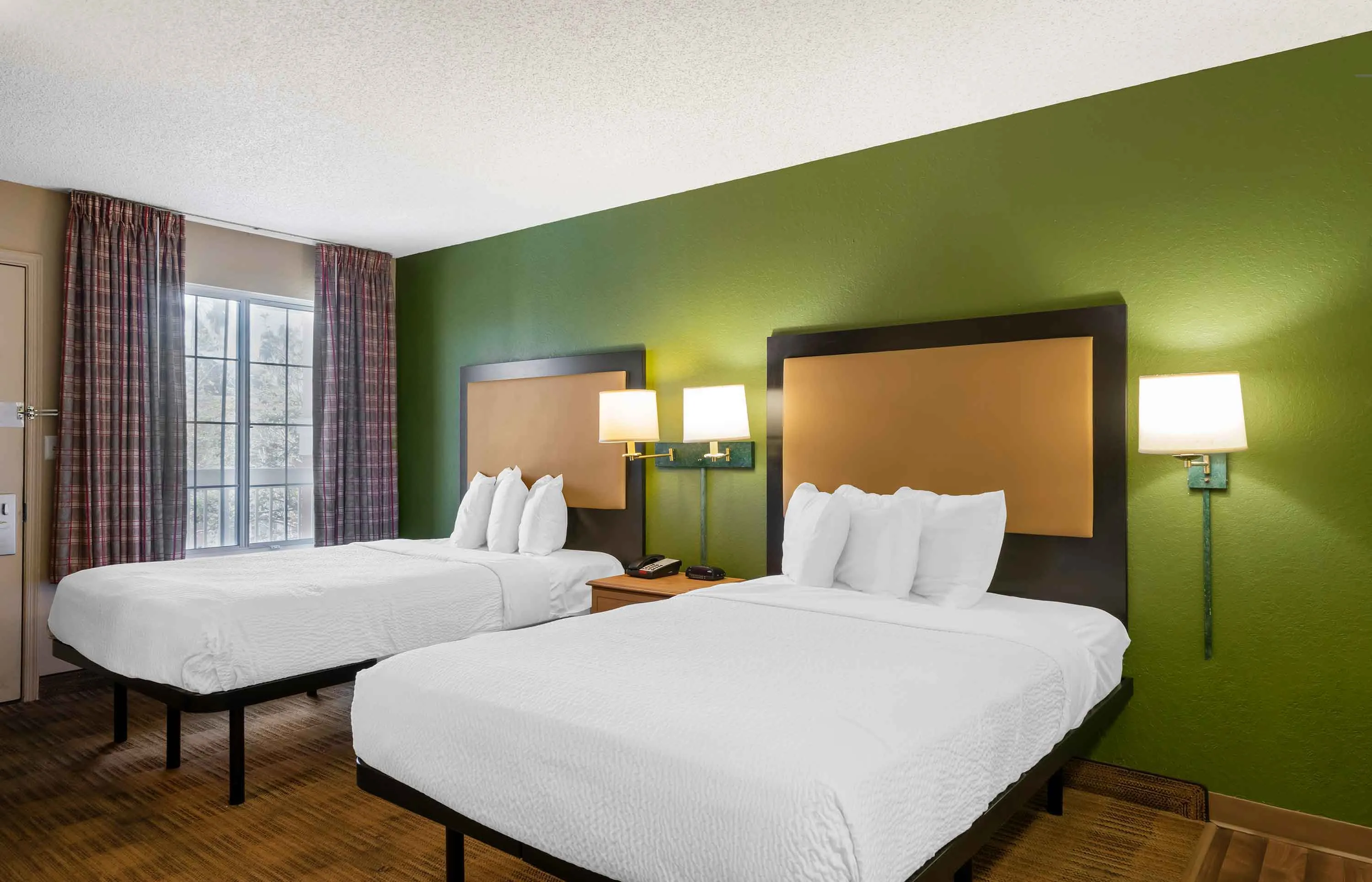Studio Suite - 2 Full Beds