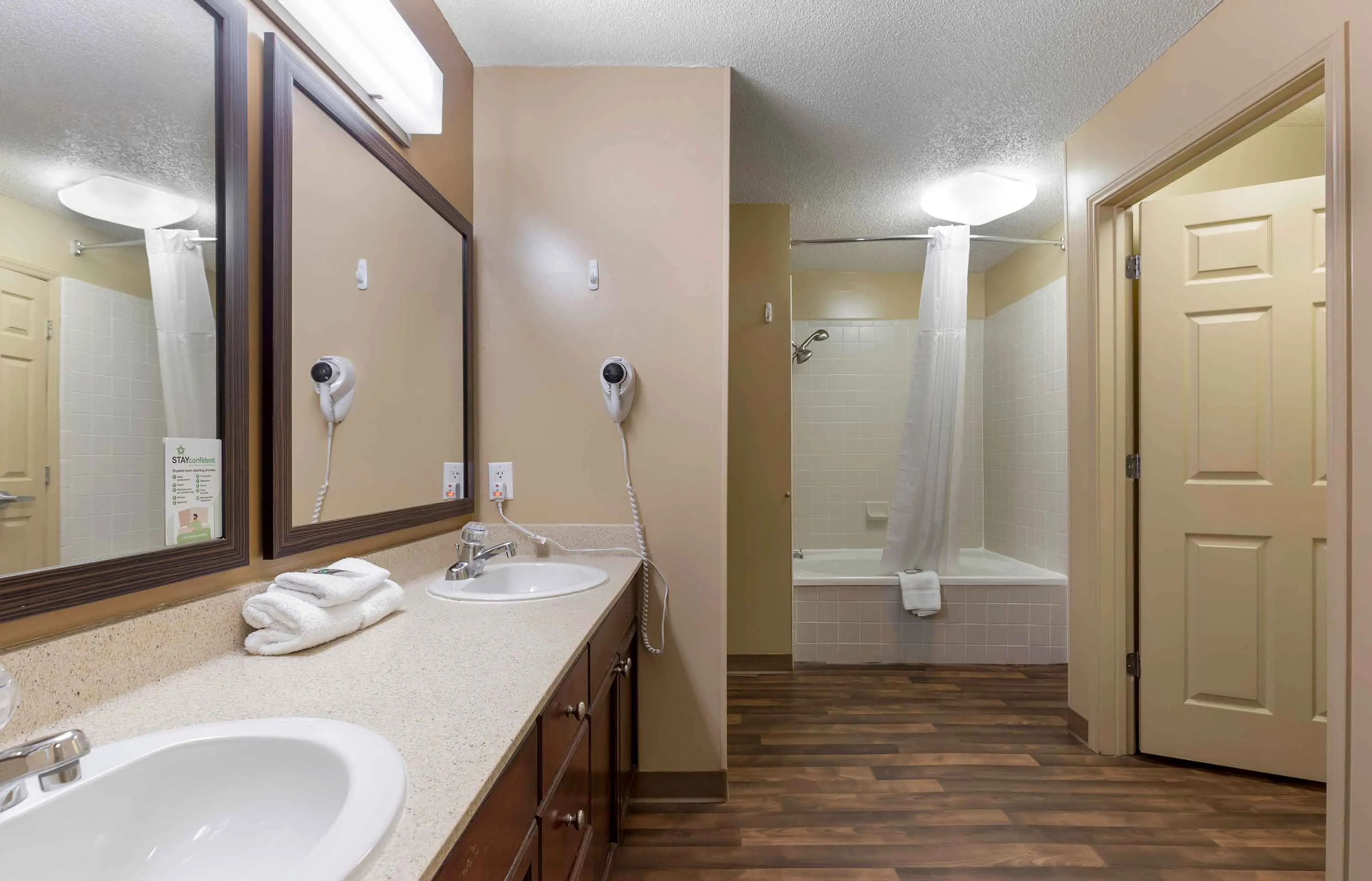1 Bedroom Suite - 2 Full Beds