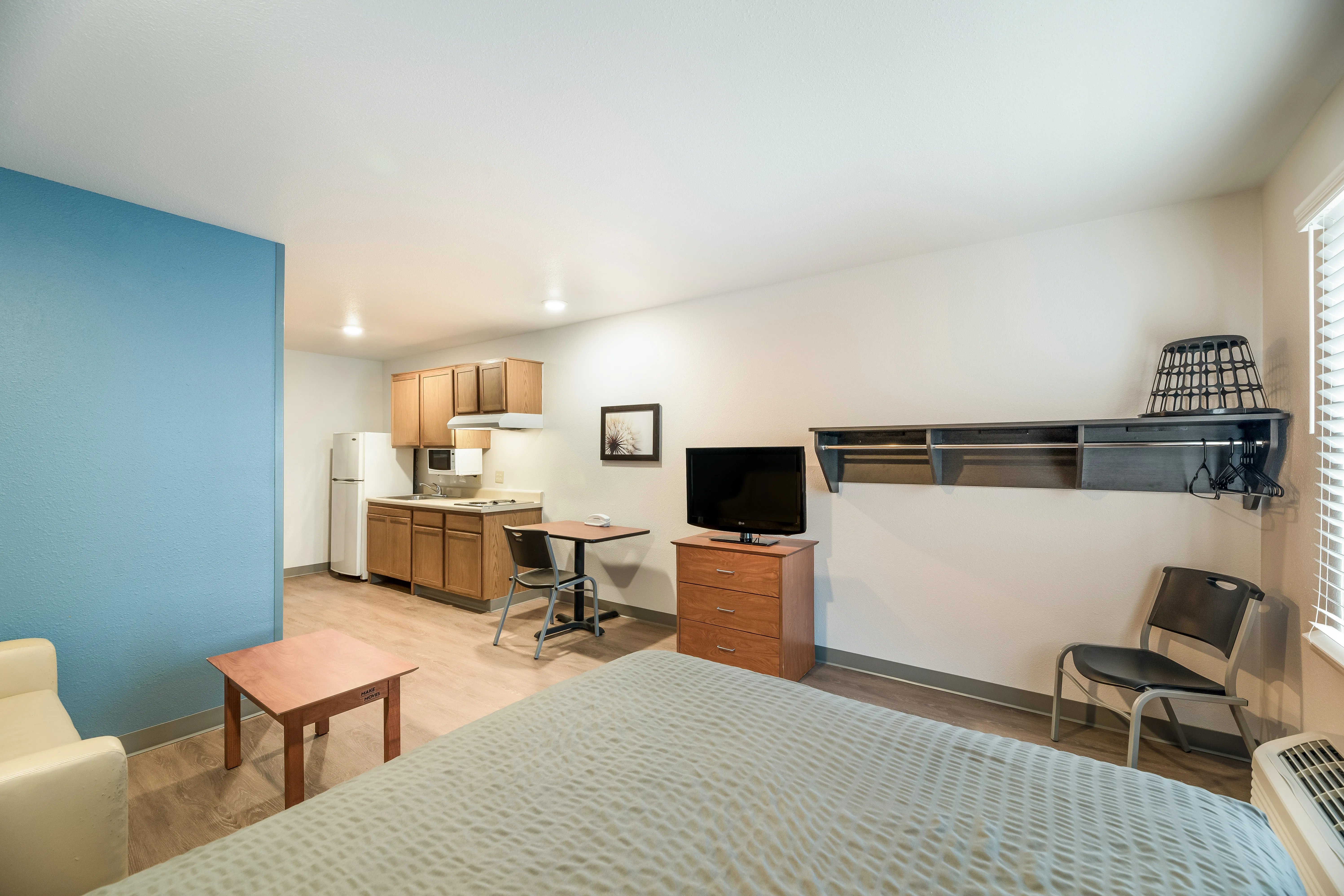 Deluxe Studio - 1 Full Bed