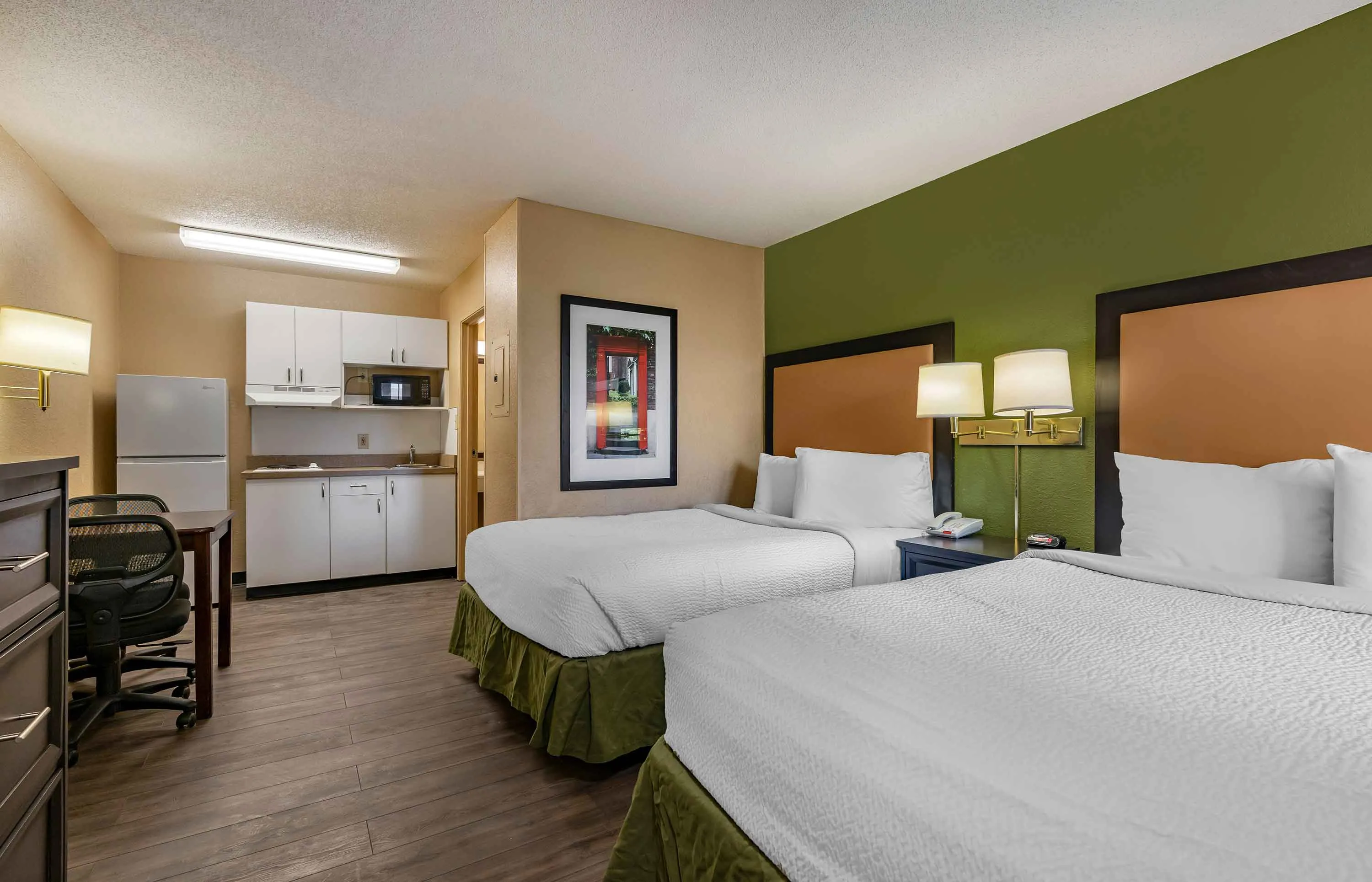 Studio Suite - 2 Full Beds
