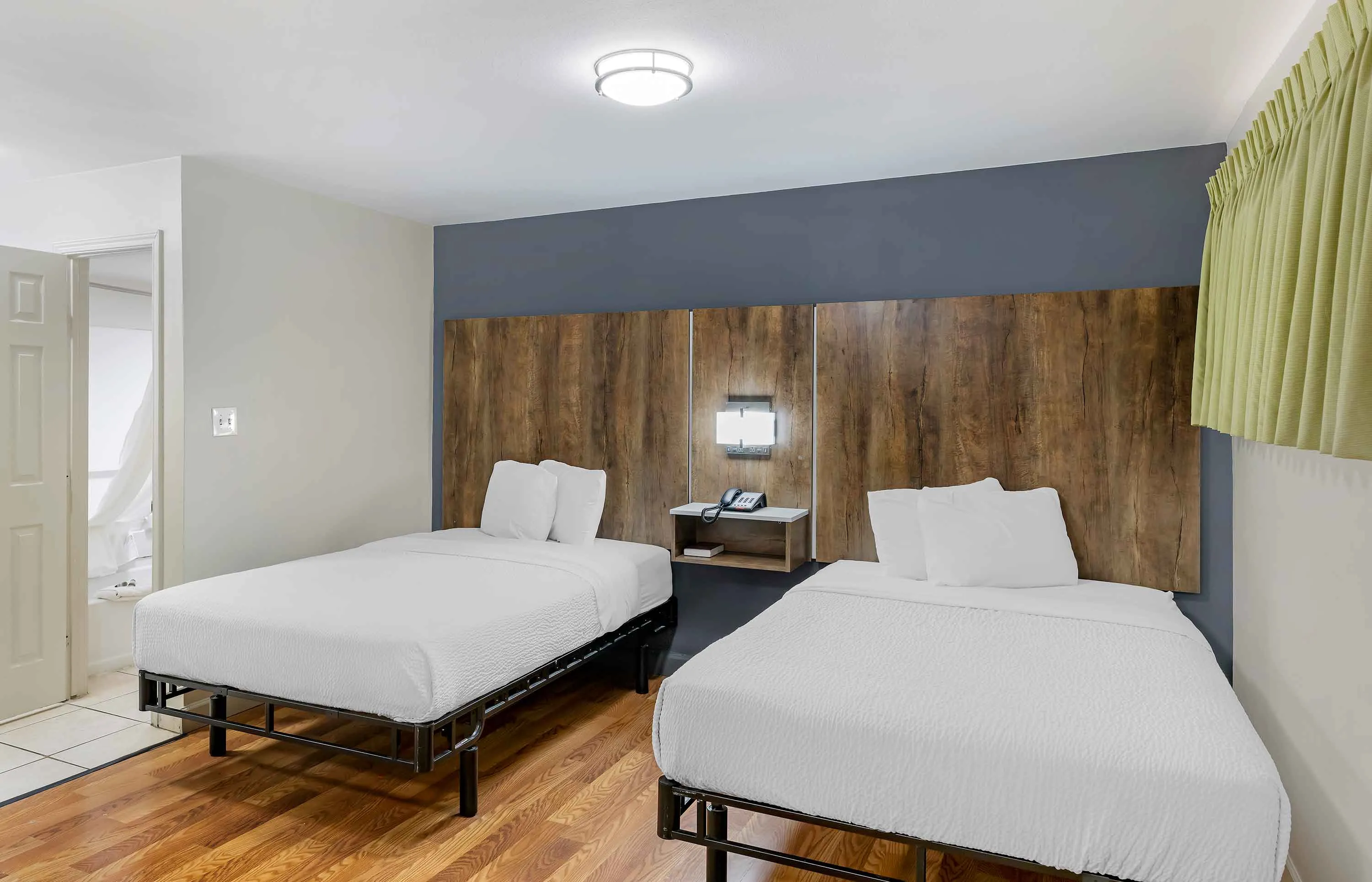 Studio Suite - 2 Full Beds