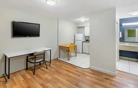 Studio Suite - 2 Full Beds