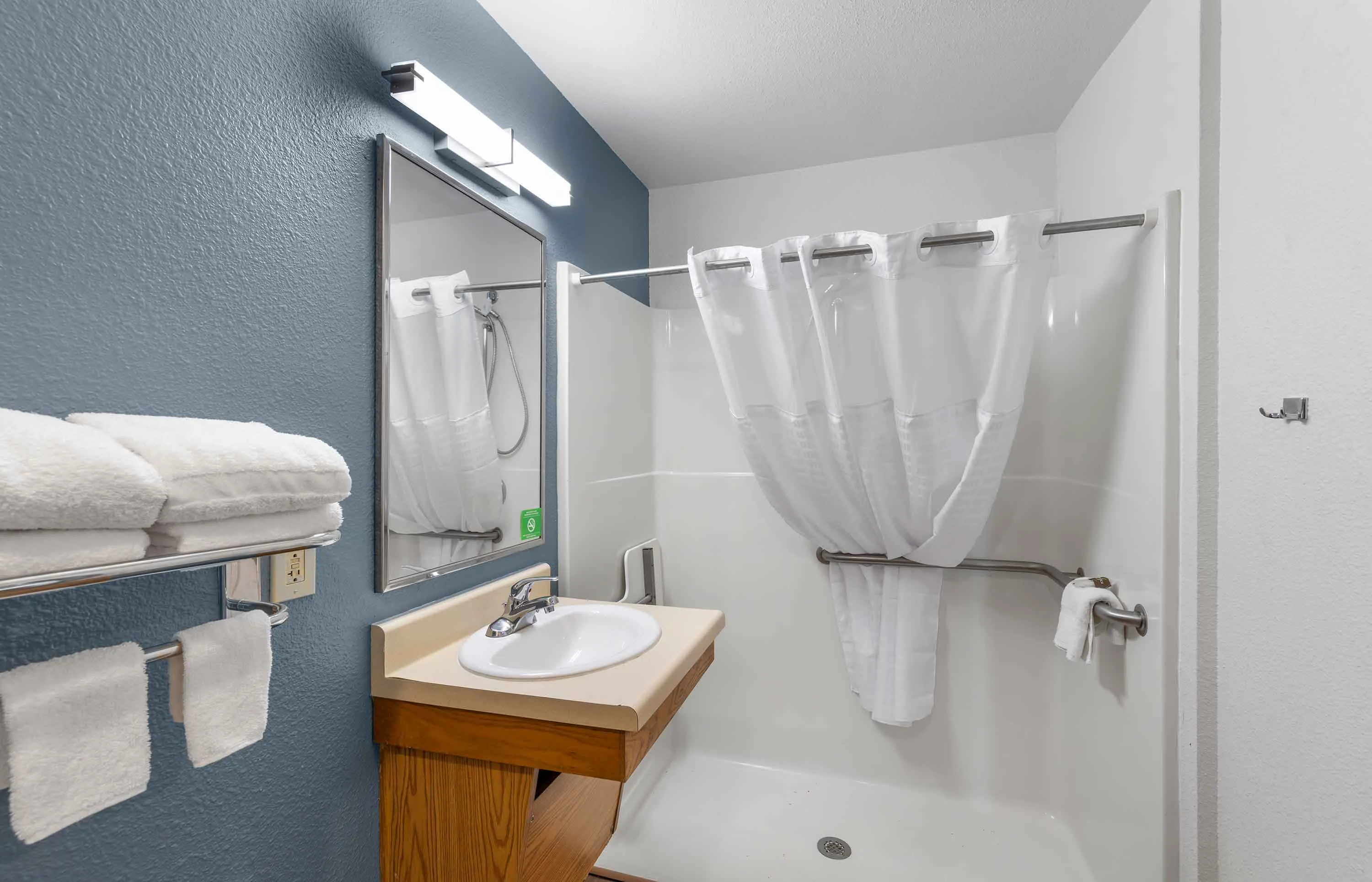 Studio Suite - 1 Full Bed