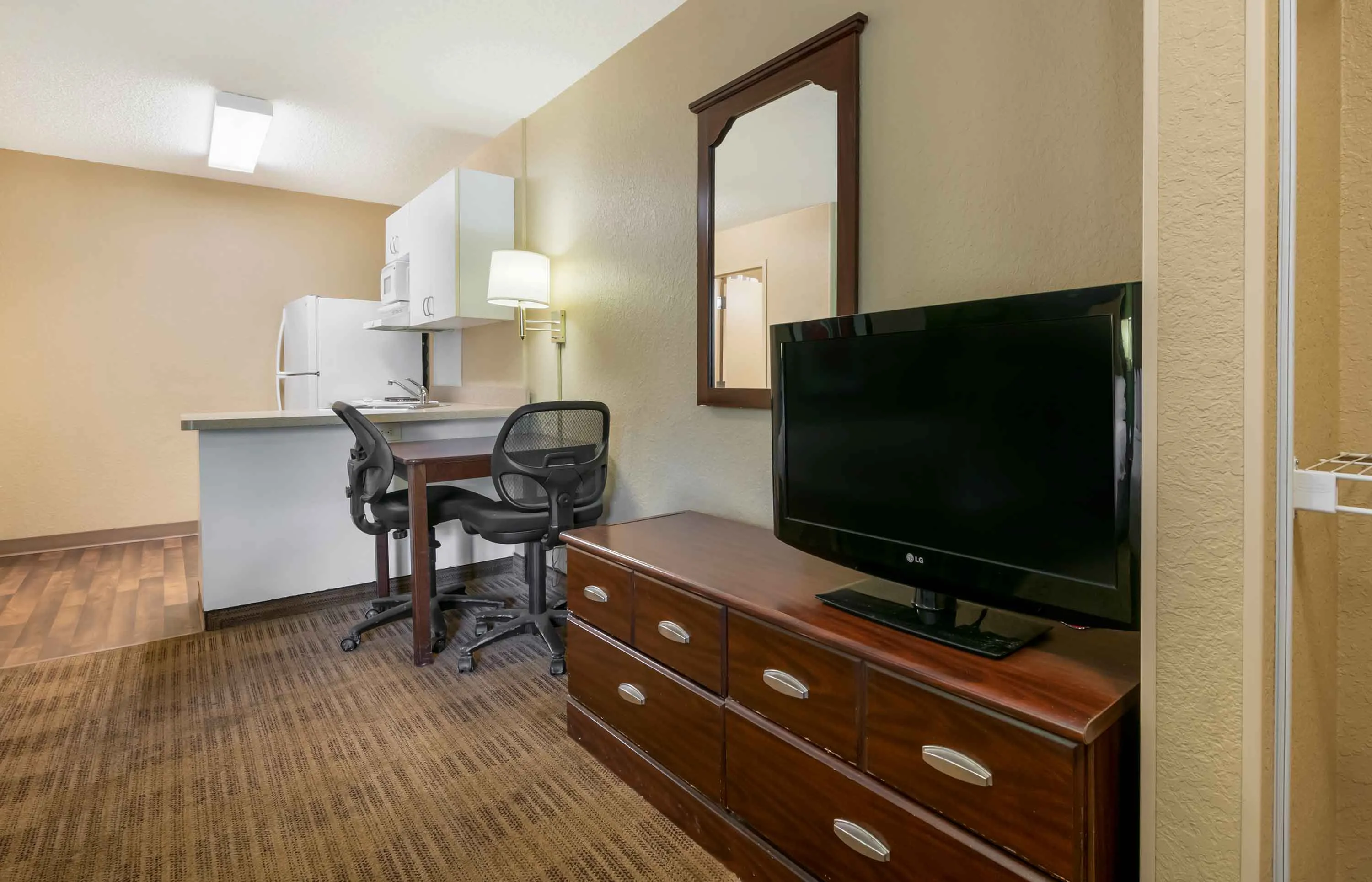 Studio Suite - 2 Queen Beds