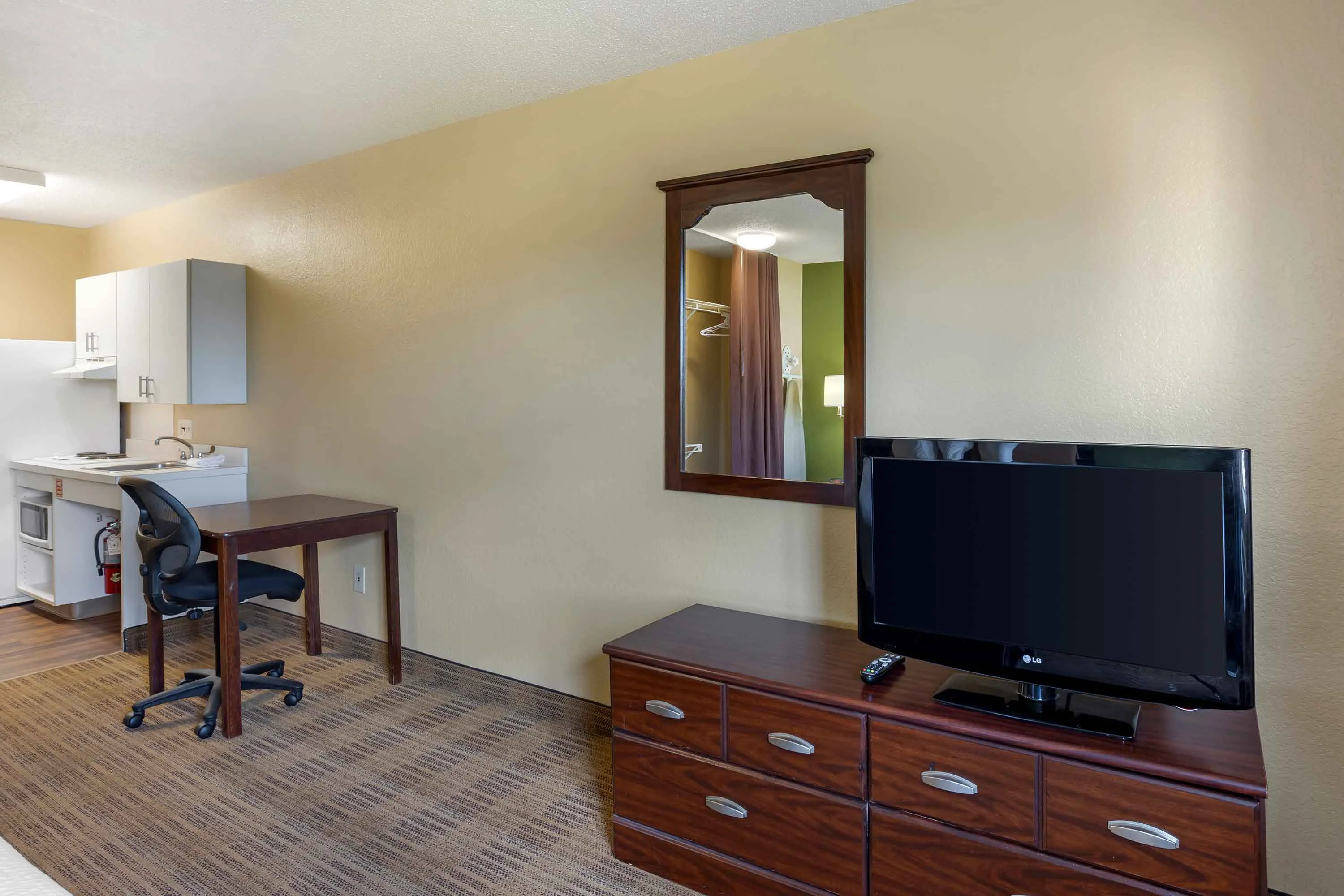 Studio Suite - 1 Queen Bed
