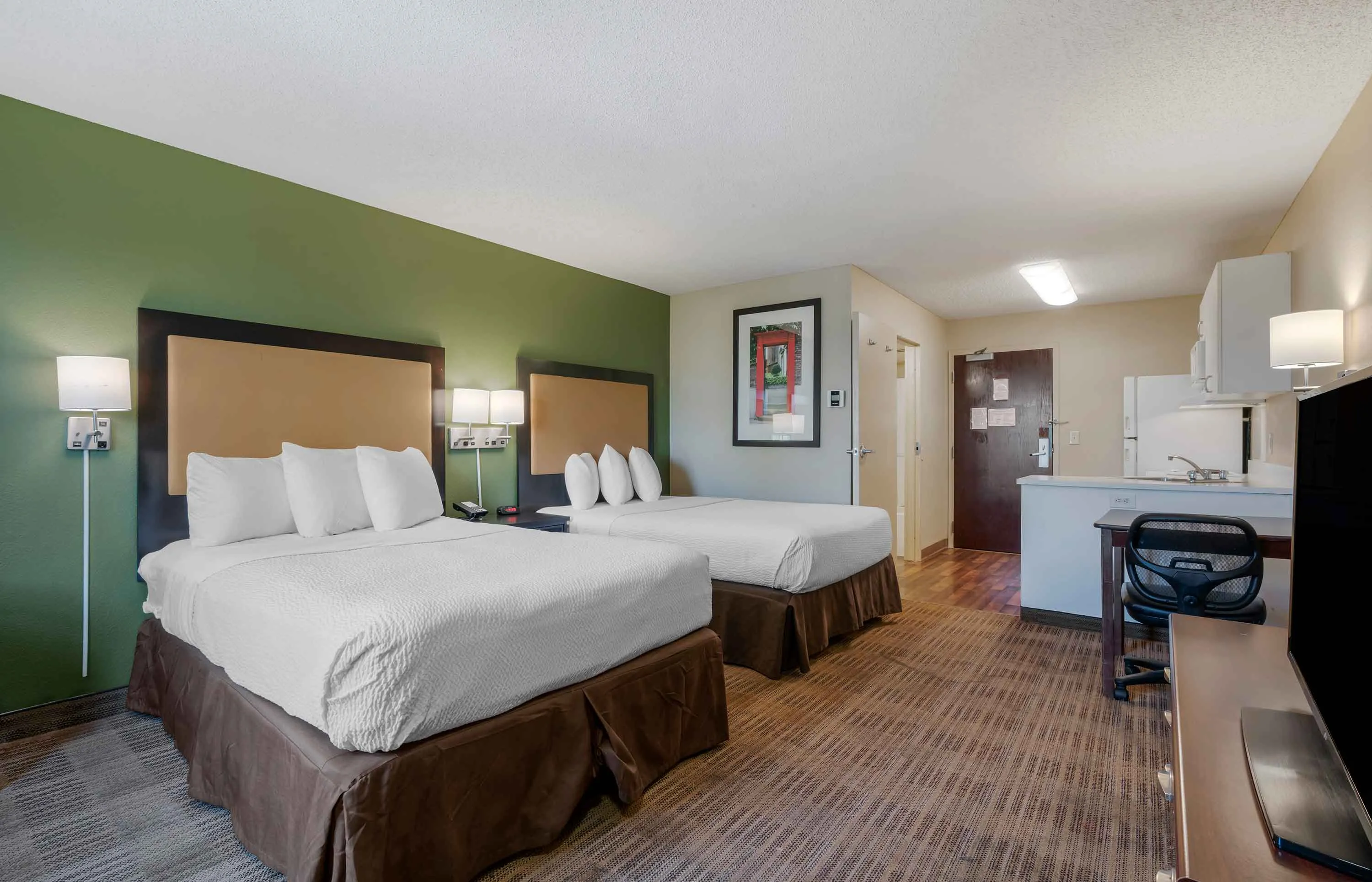 Studio Suite - 2 Full Beds