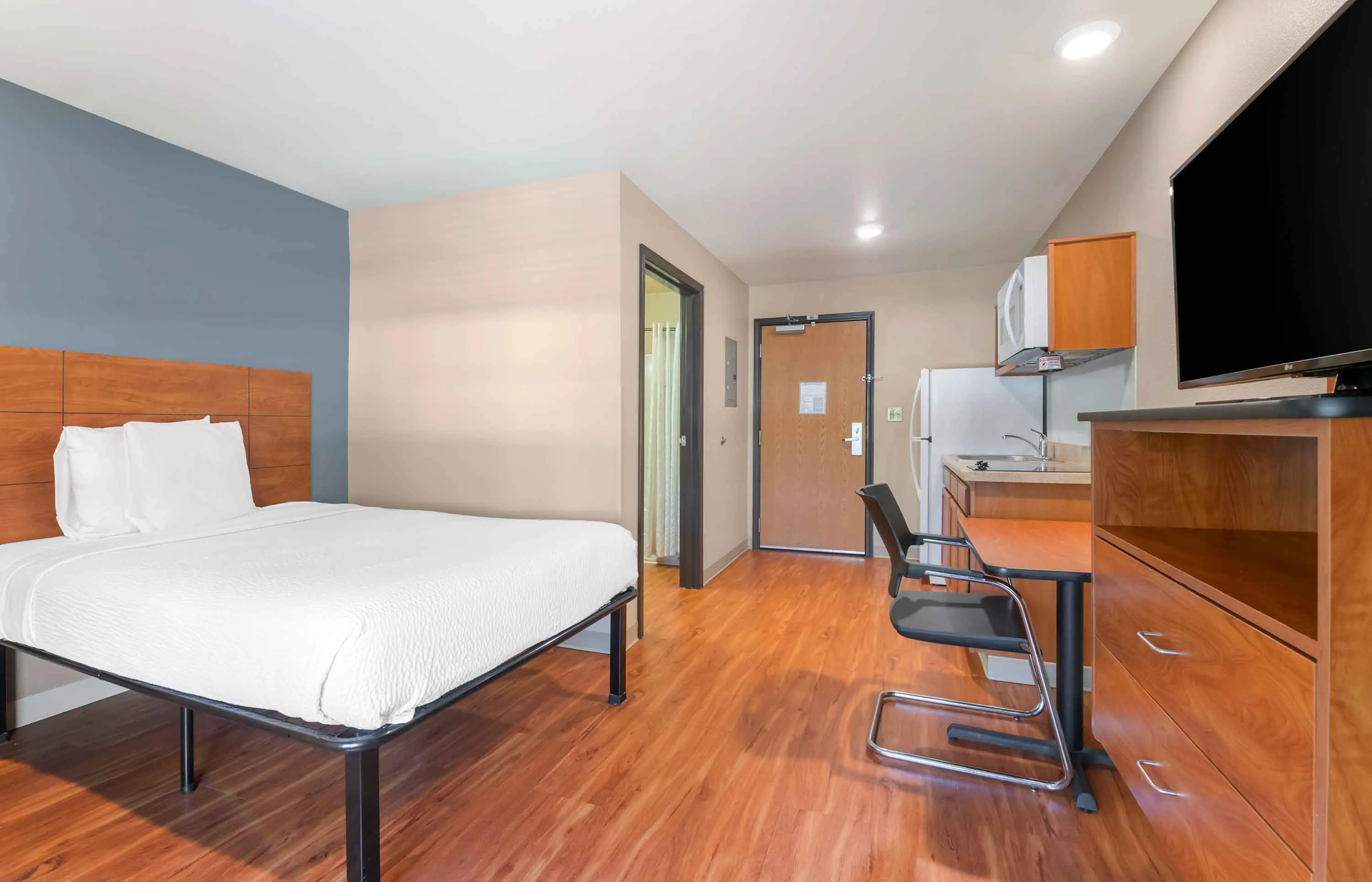 Deluxe Studio - 1 Full Bed