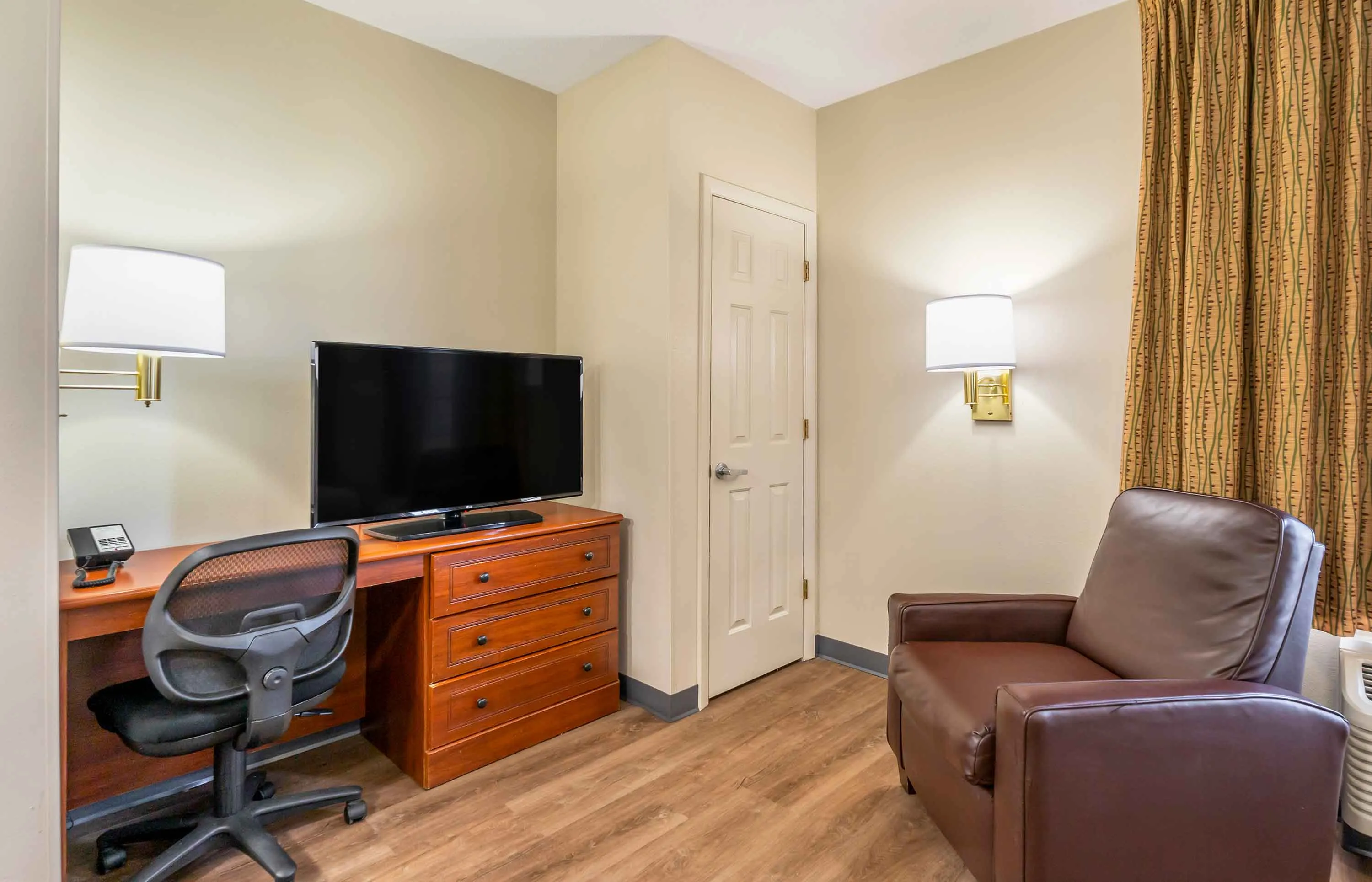 Studio Suite - 2 Full Beds