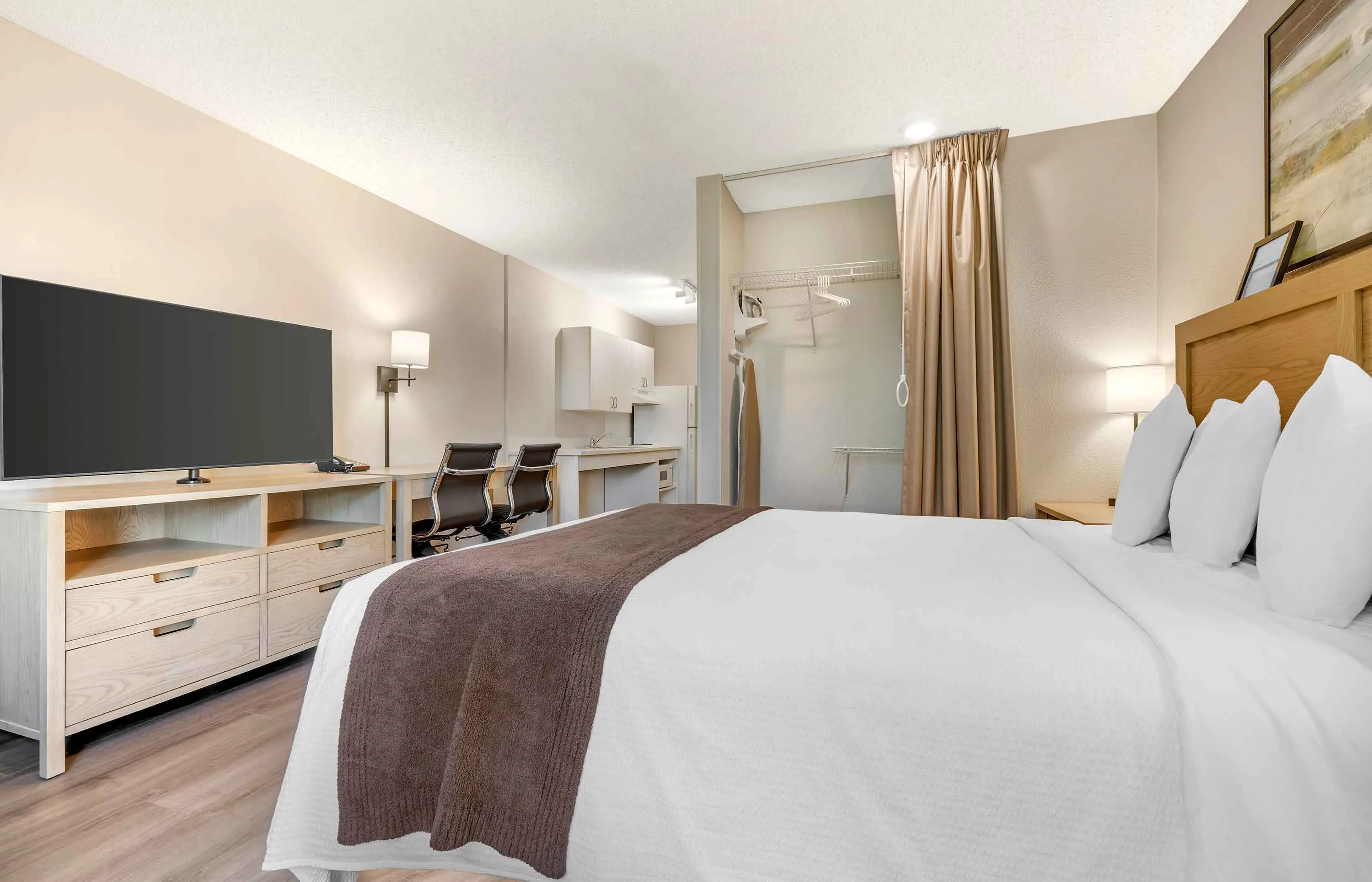Studio Suite - 1 Queen Bed