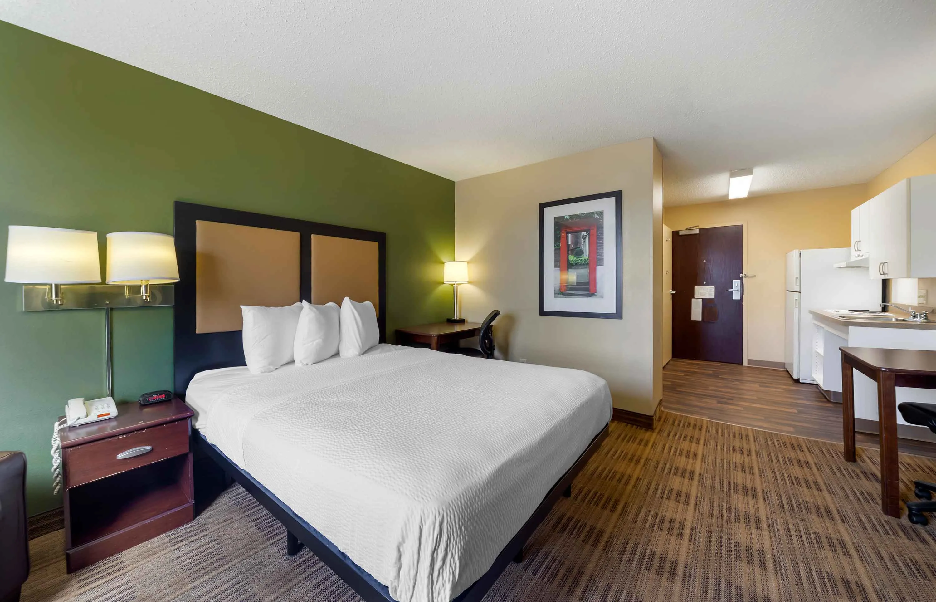 Studio Suite - 1 Queen Bed