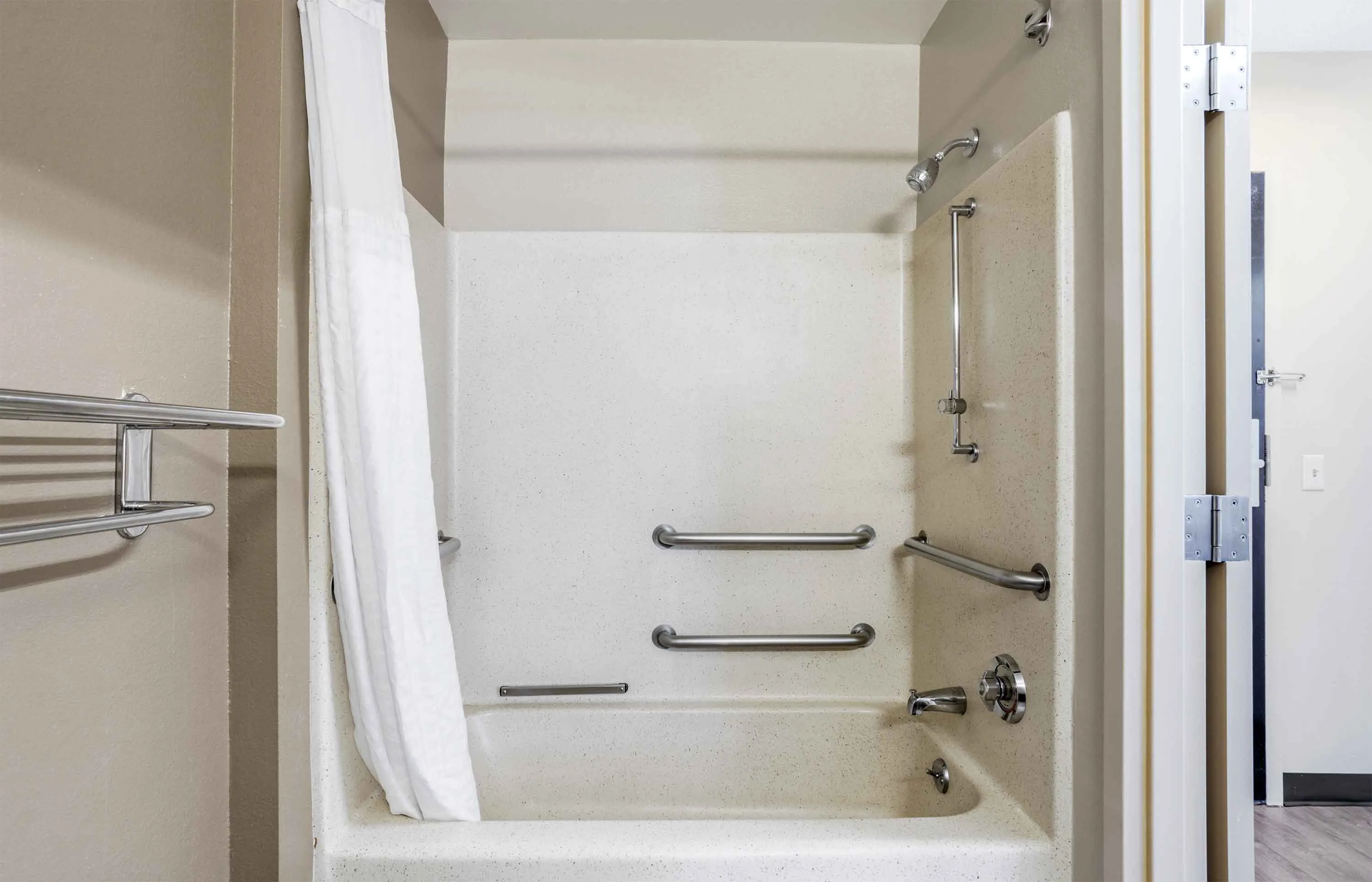 Studio Suite - 2 Queen Beds