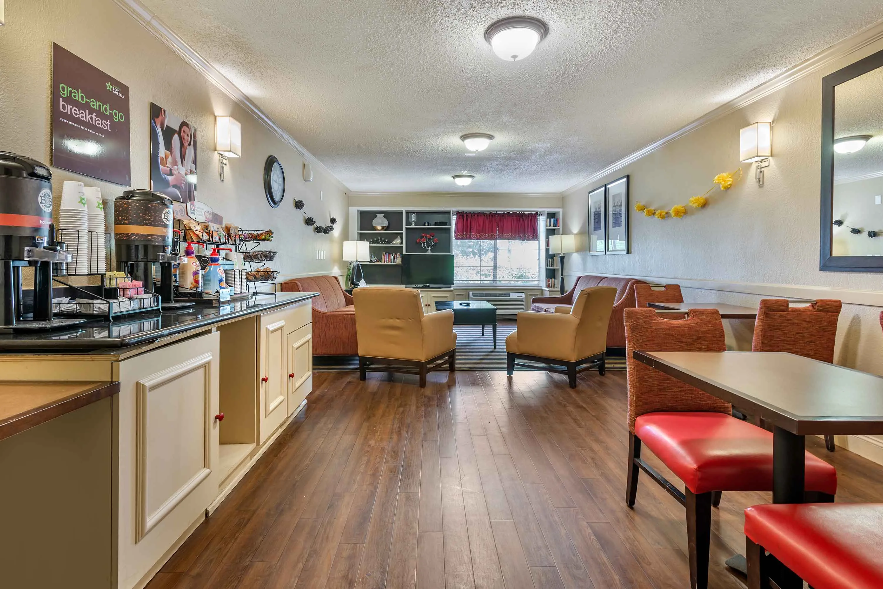 Breakfast Room