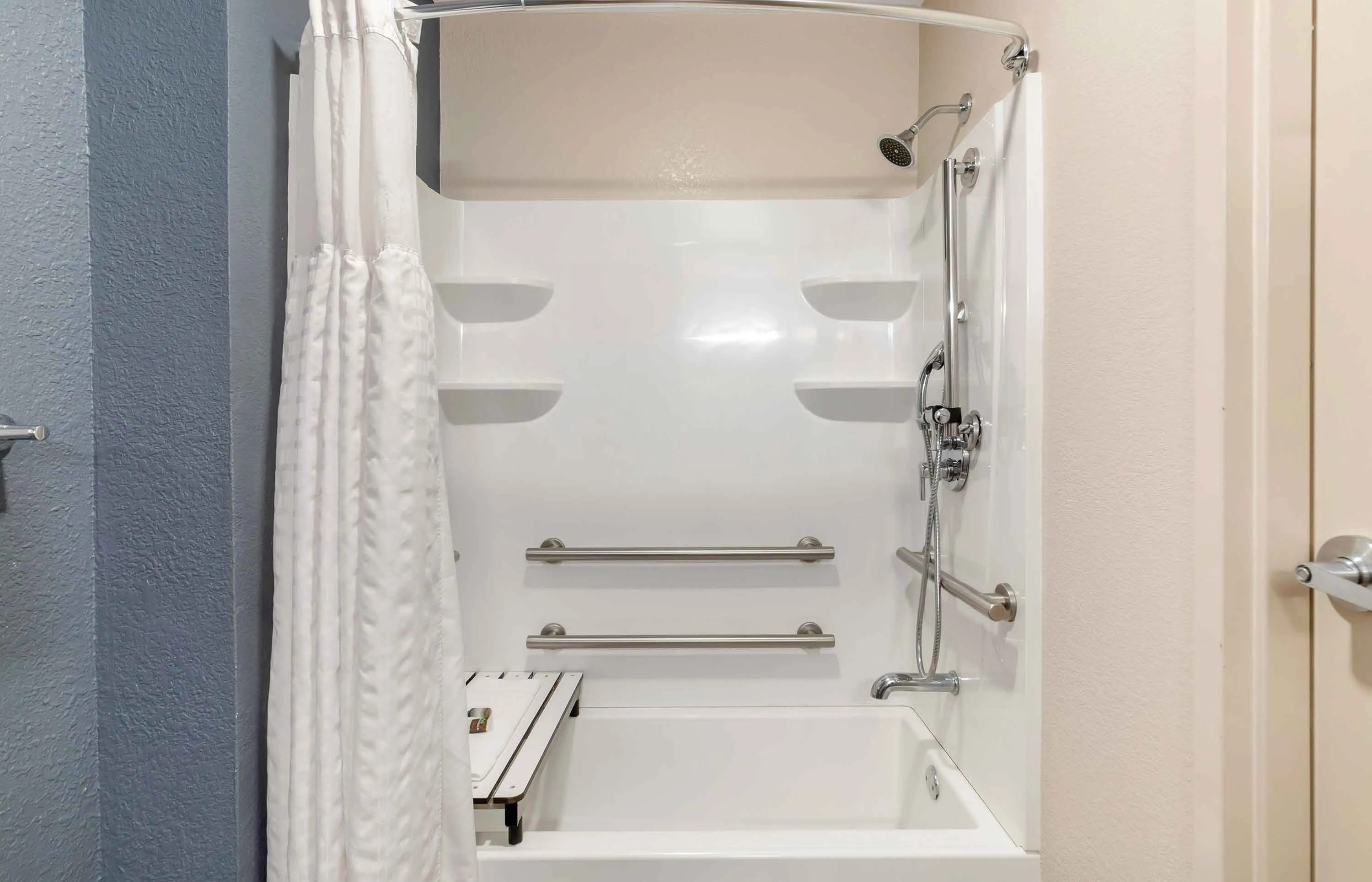 Studio Suite - 1 Queen Bed