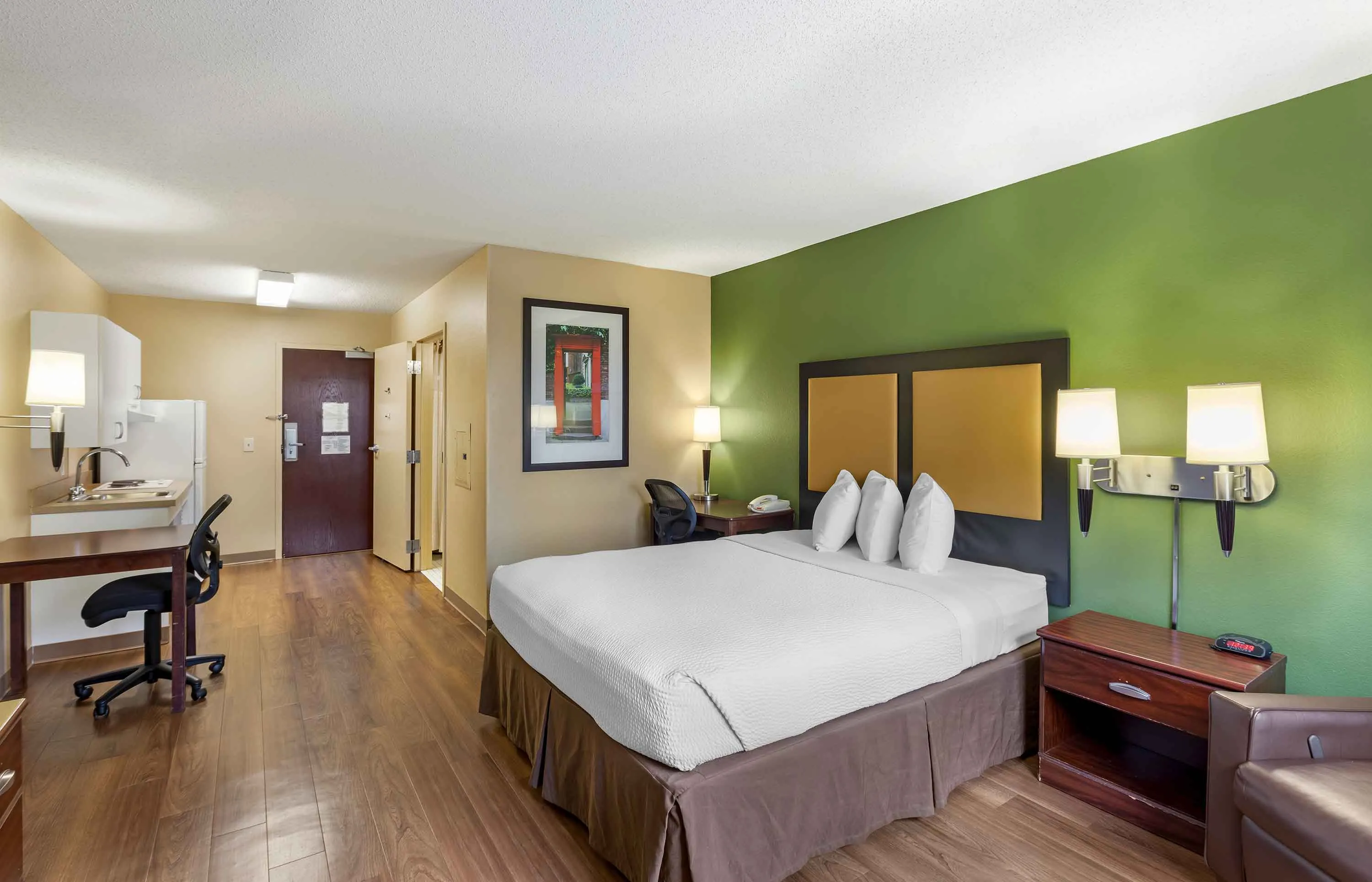 Studio Suite - 1 Queen Bed