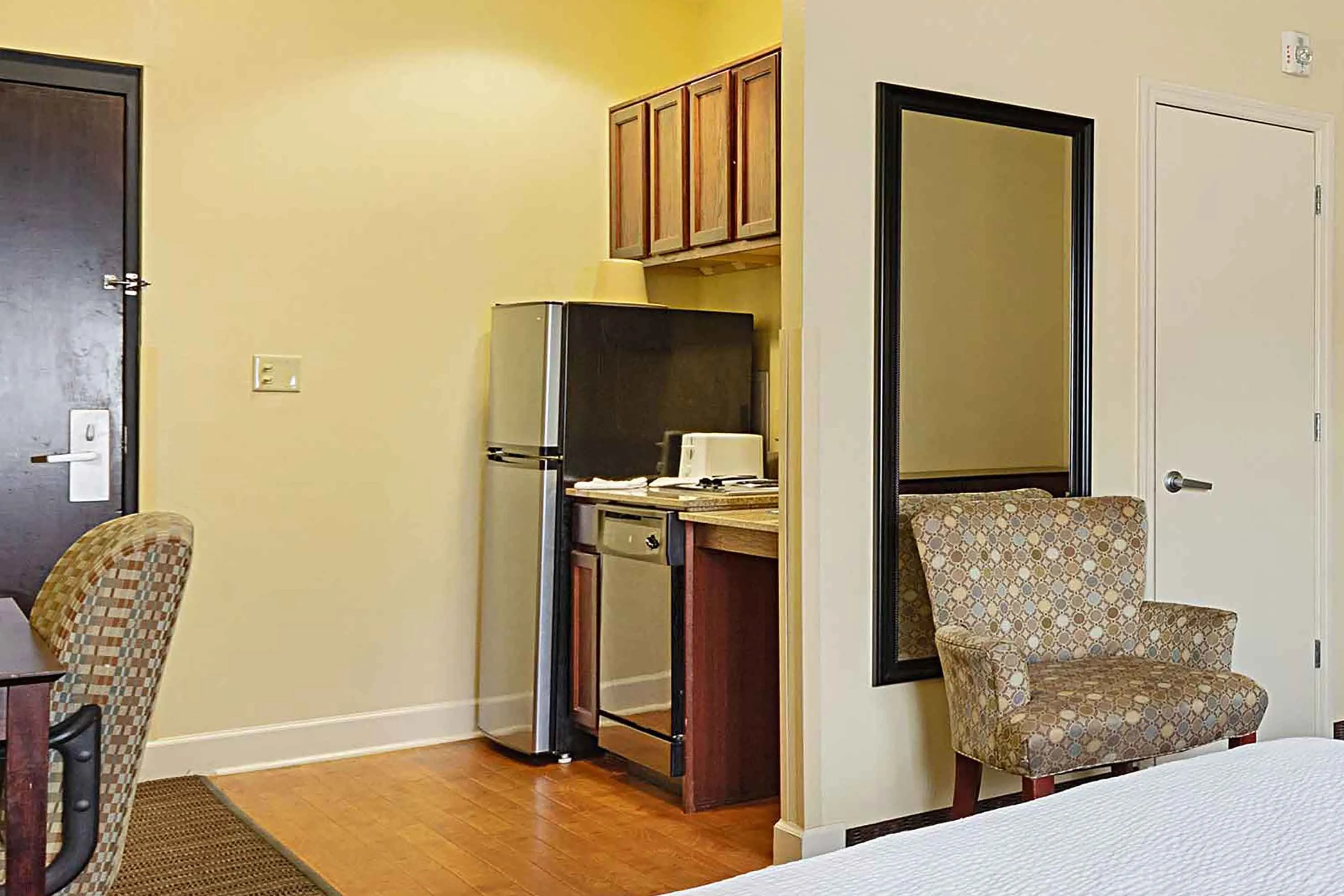 Studio Suite - 2 Full Beds