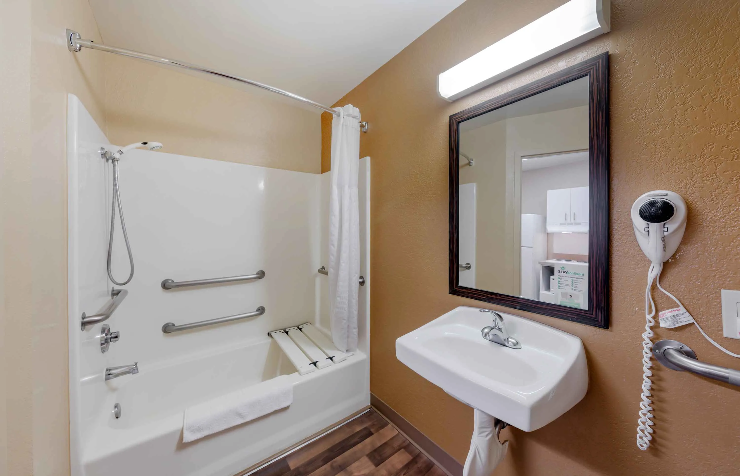 Studio Suite - 2 Full Beds