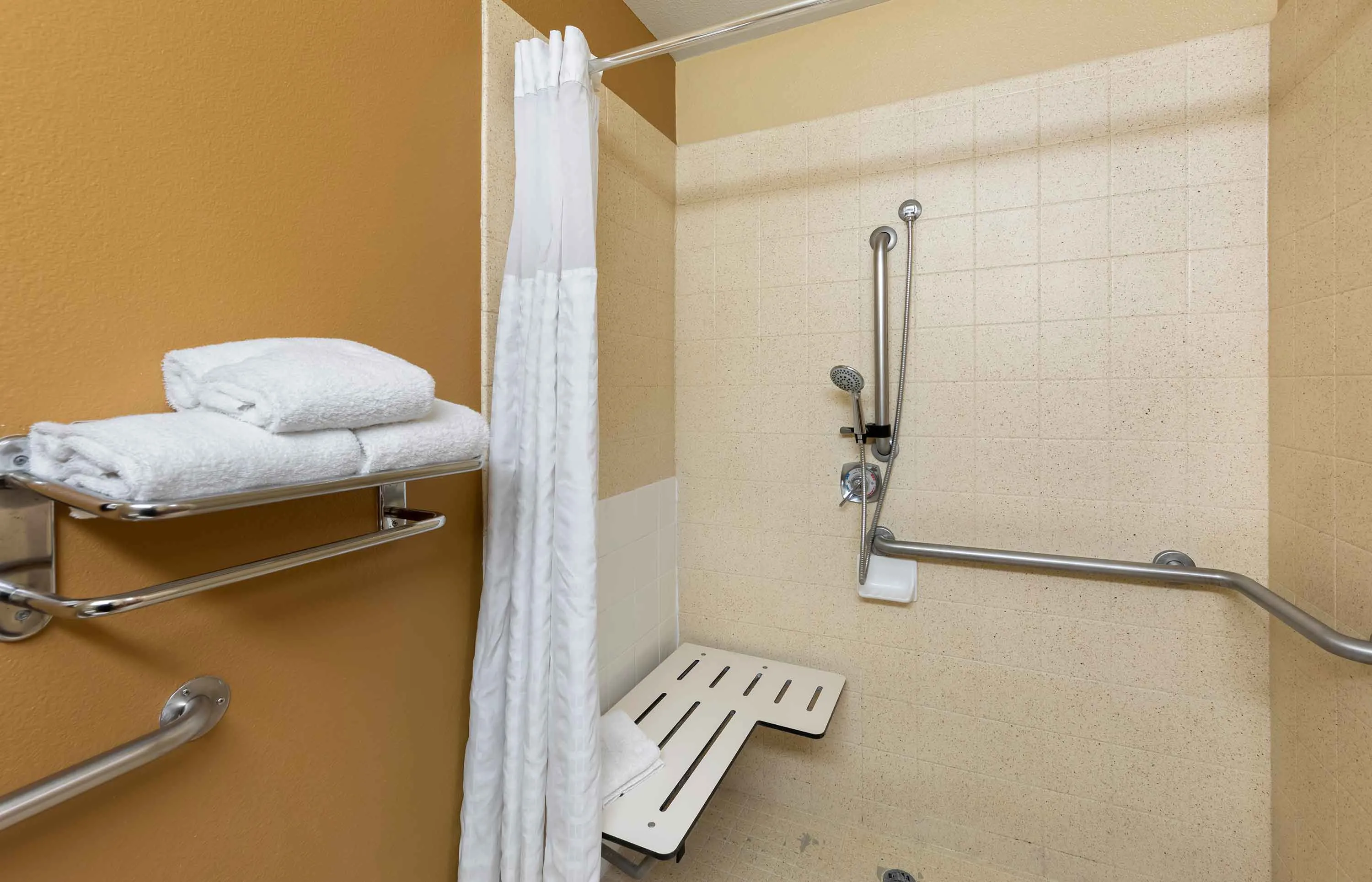 Studio Suite - 1 Queen Bed