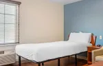 Deluxe Studio - 1 Full Bed