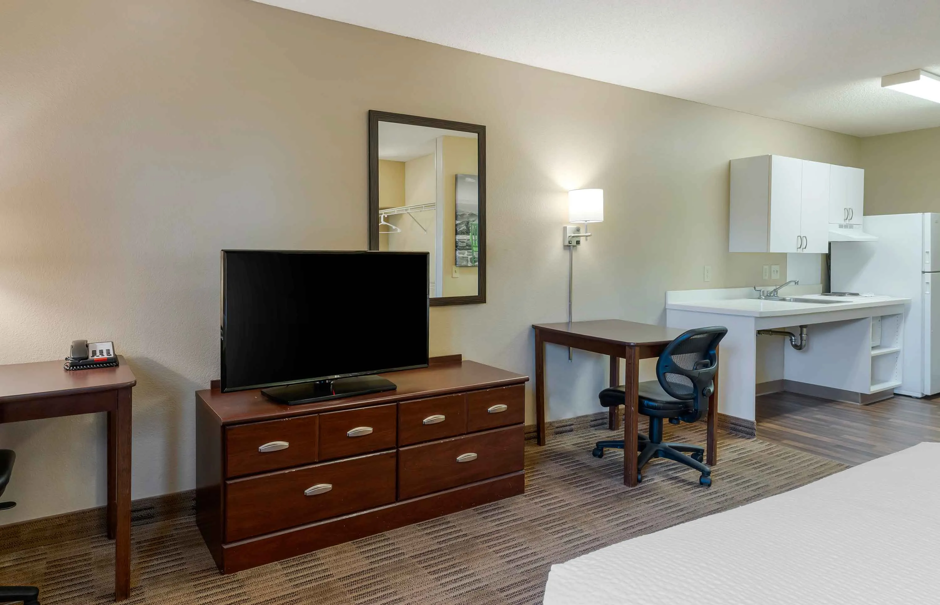 Studio Suite - 1 Queen Bed