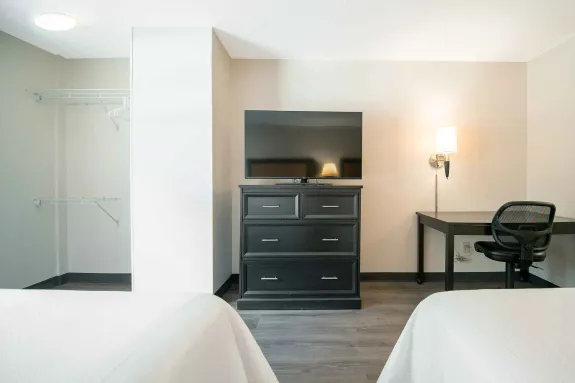 Deluxe Studio - 2 Queen Beds