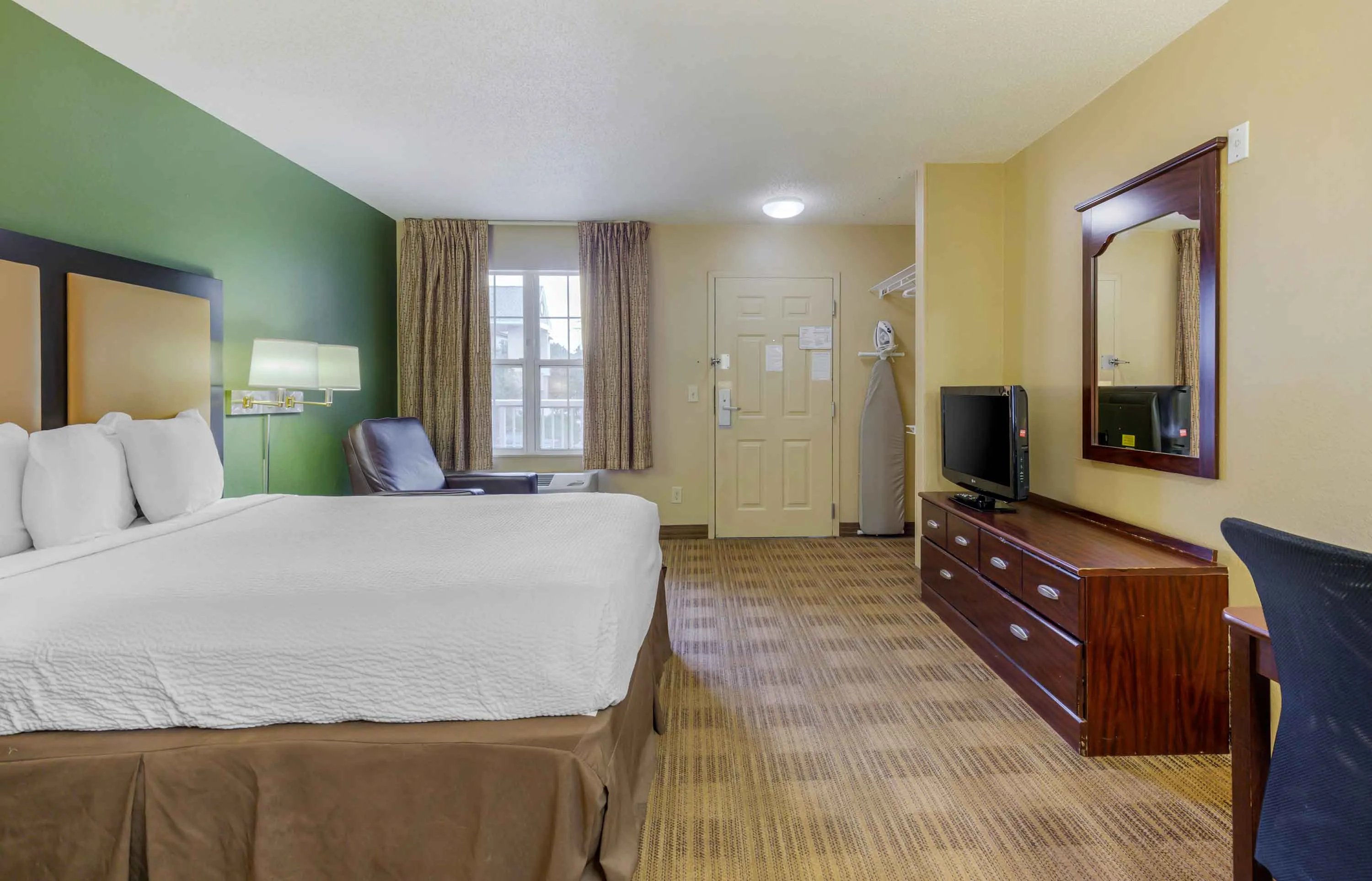 Studio Suite - 1 Queen Bed