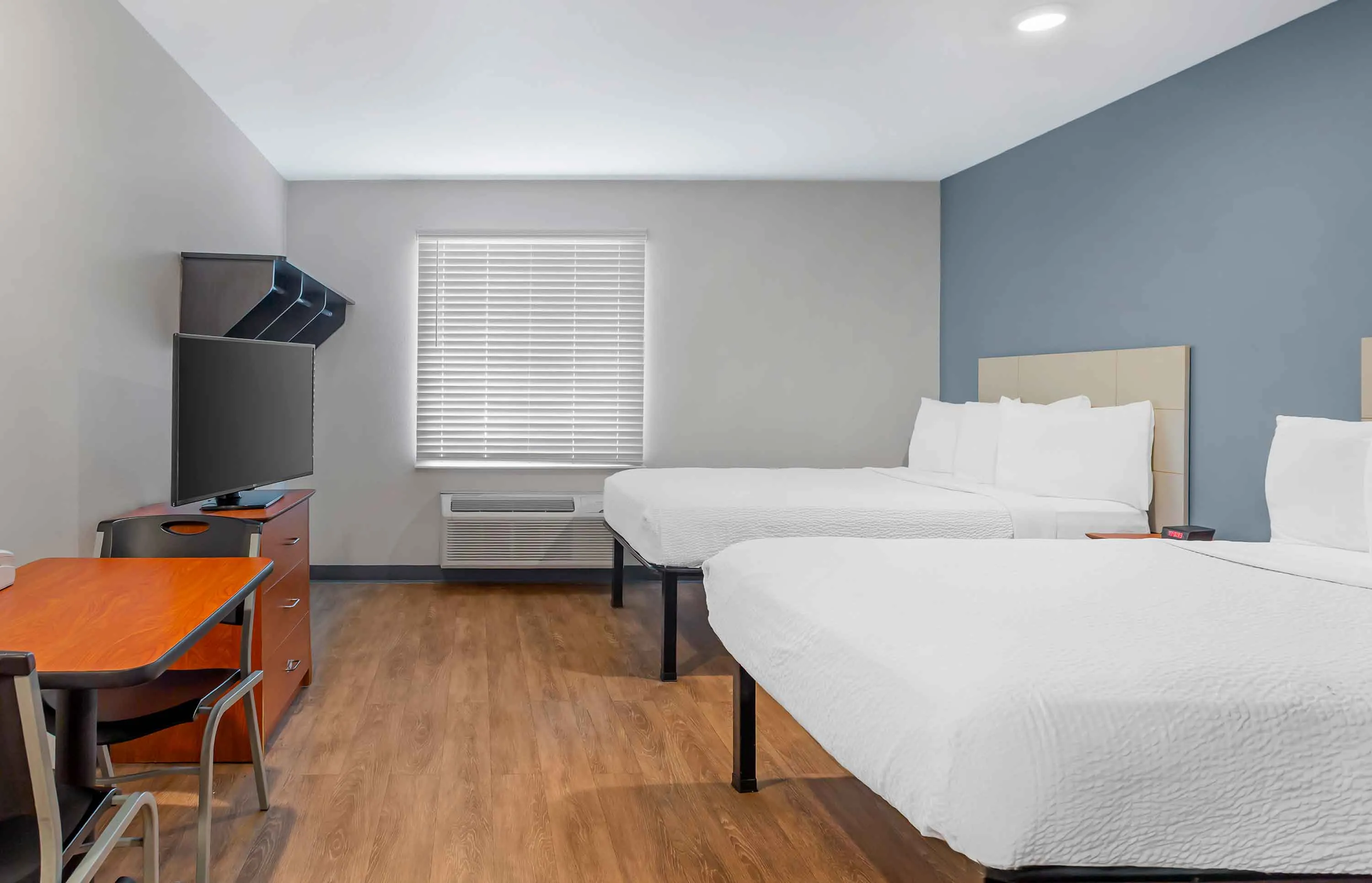 Studio Suite - 2 Full Beds