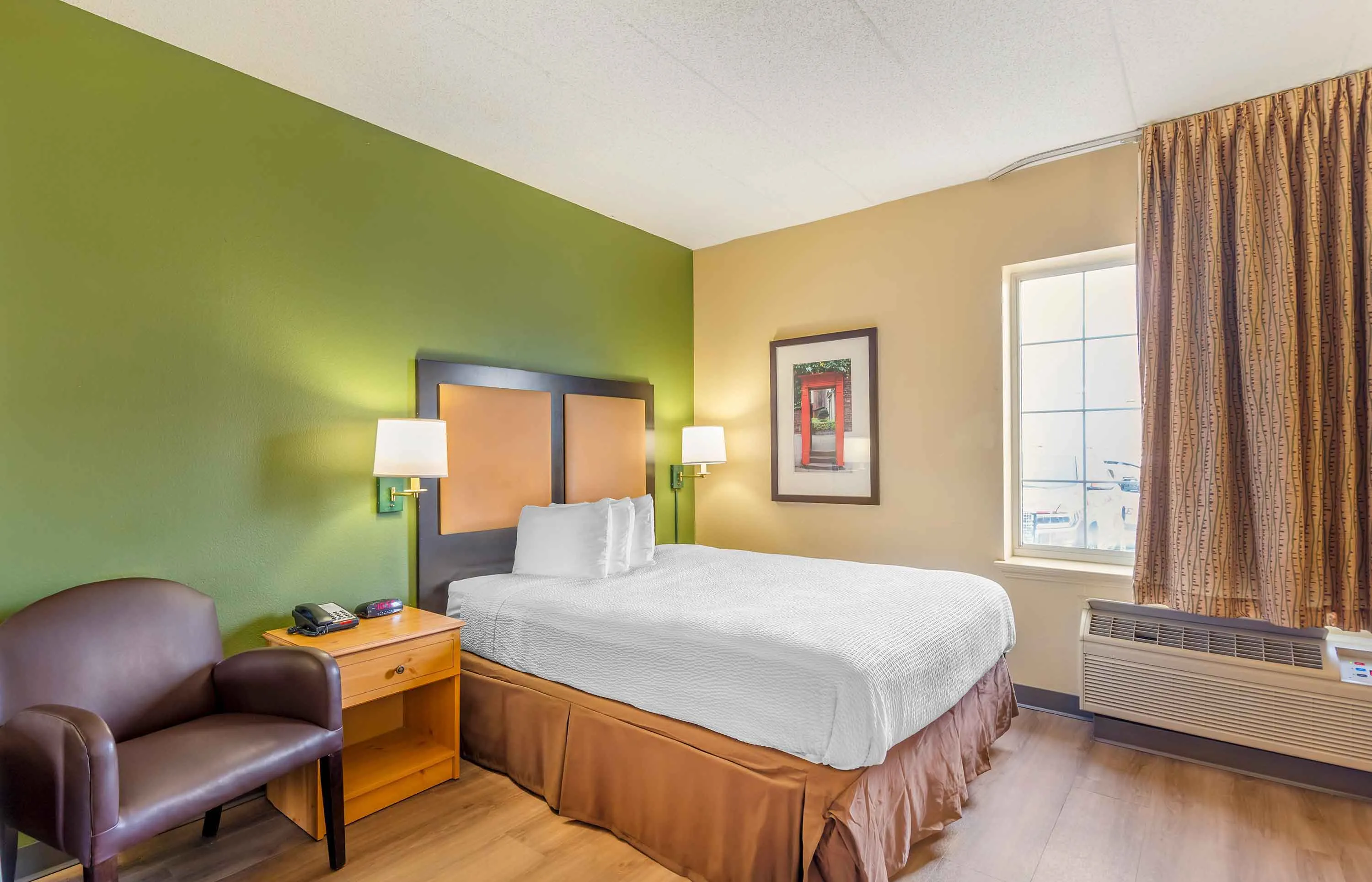 Studio Suite - 1 Queen Bed