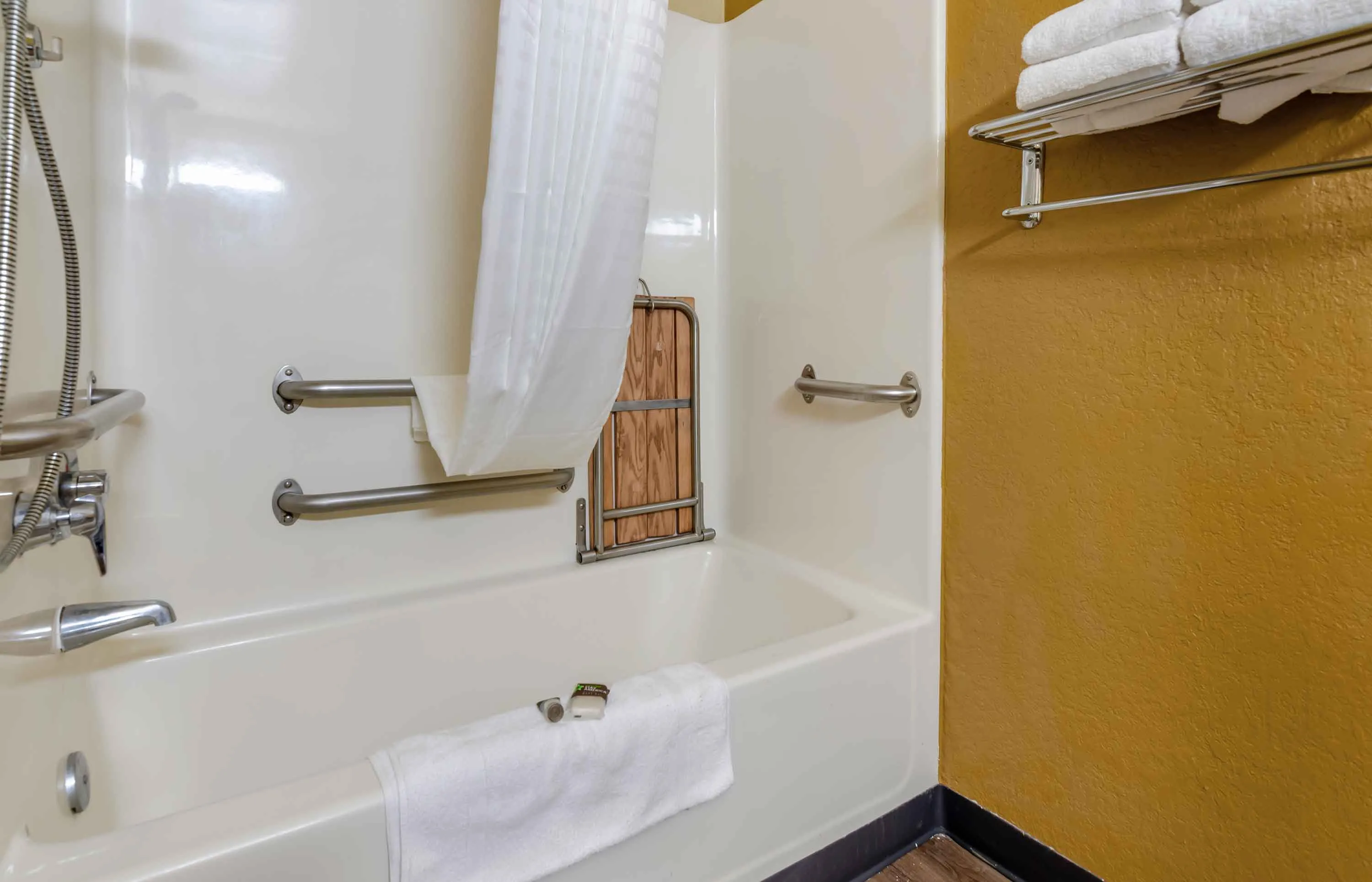 Studio Suite - 1 Queen Bed