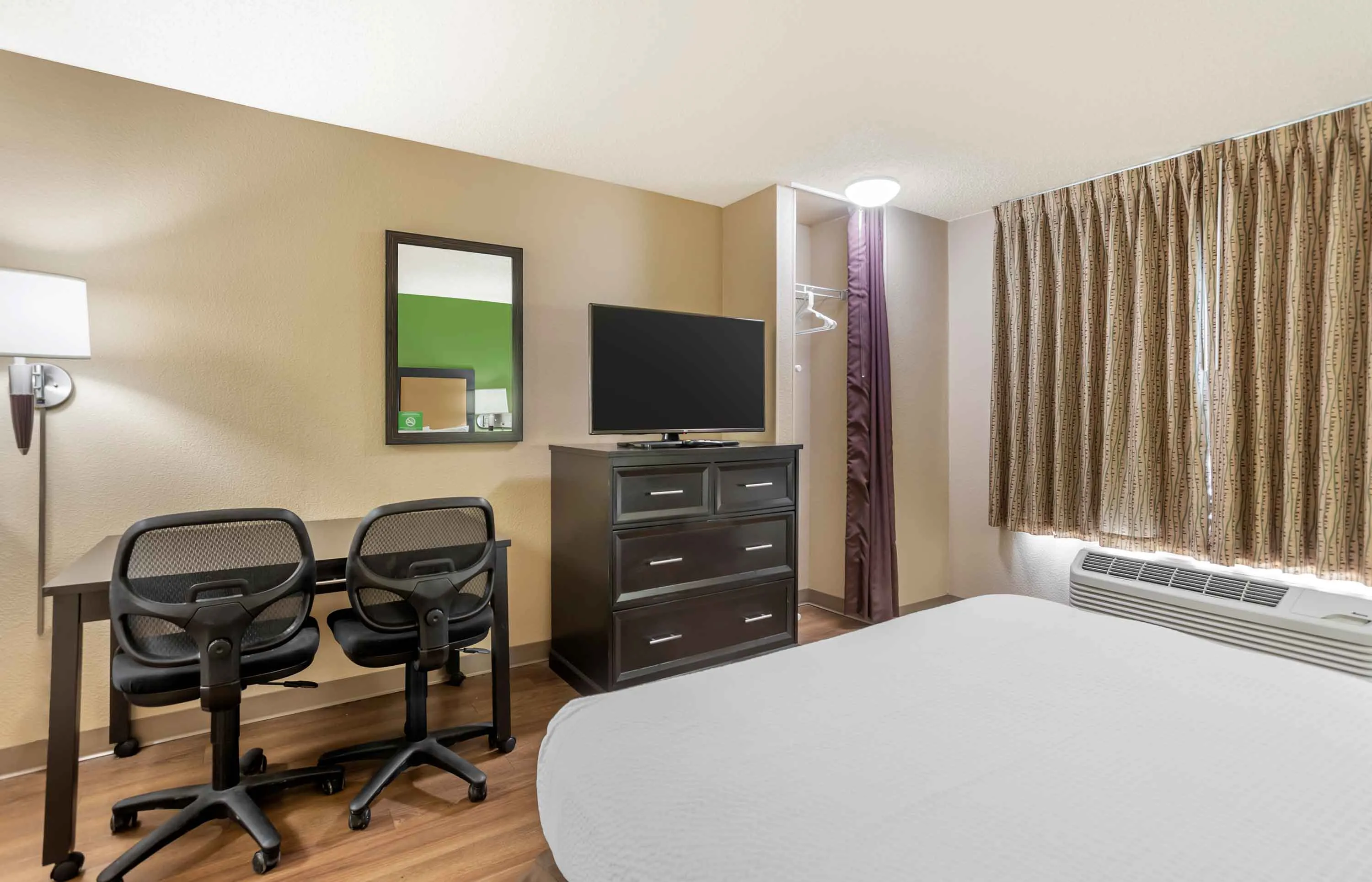 Studio Suite - 1 Queen Bed