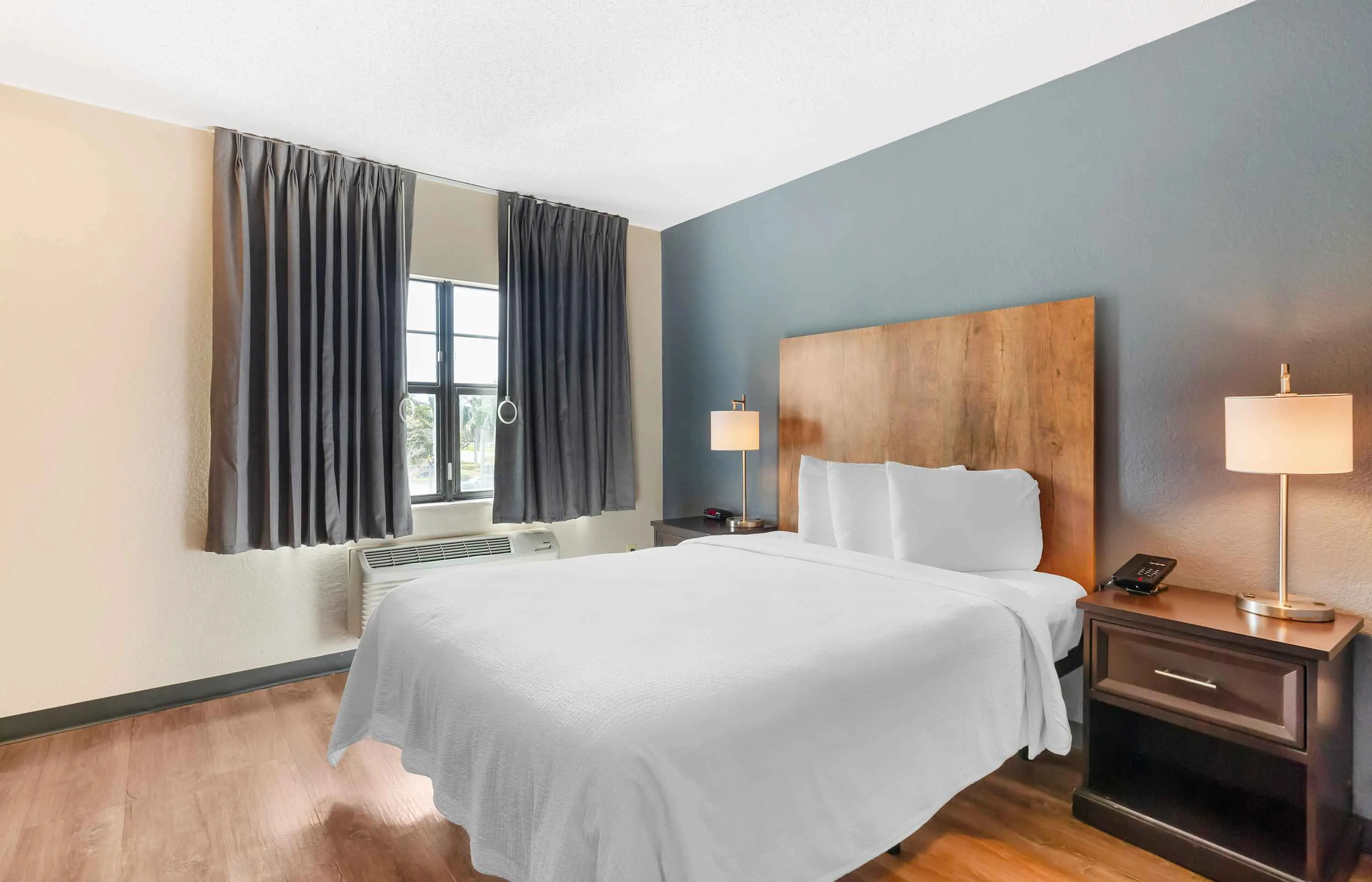 Studio Suite - 1 Queen Bed