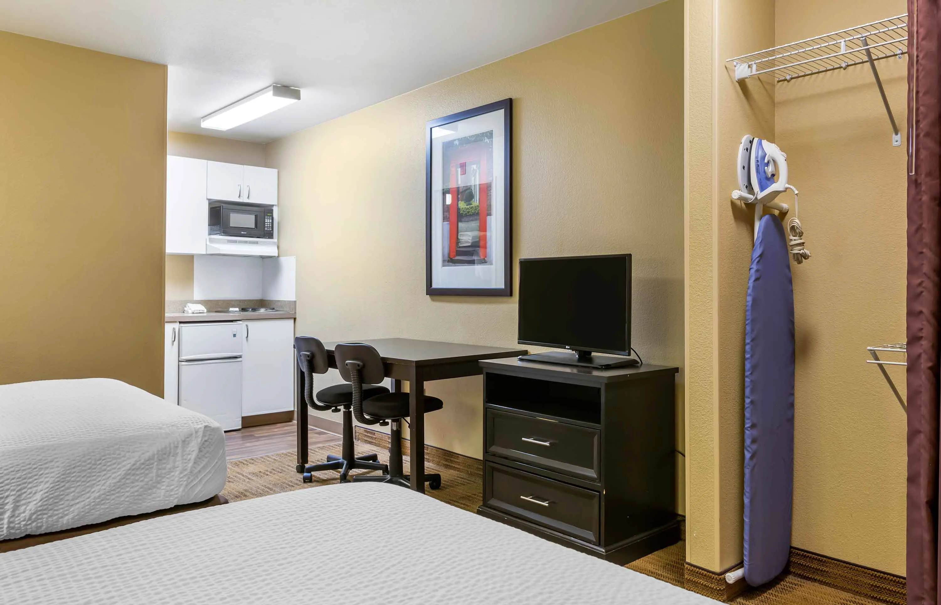 Studio Suite - 2 Full Beds