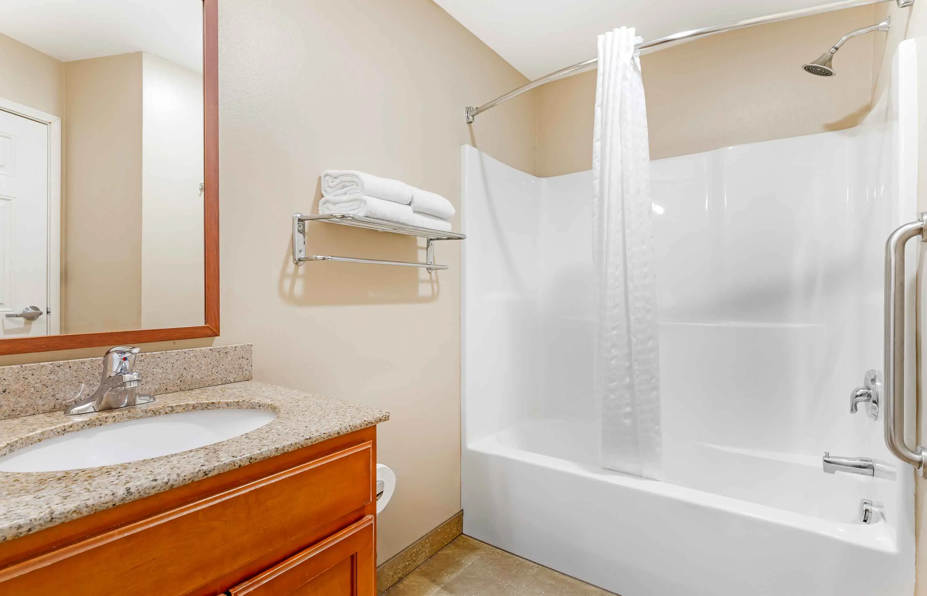 Studio Suite - 2 Full Beds