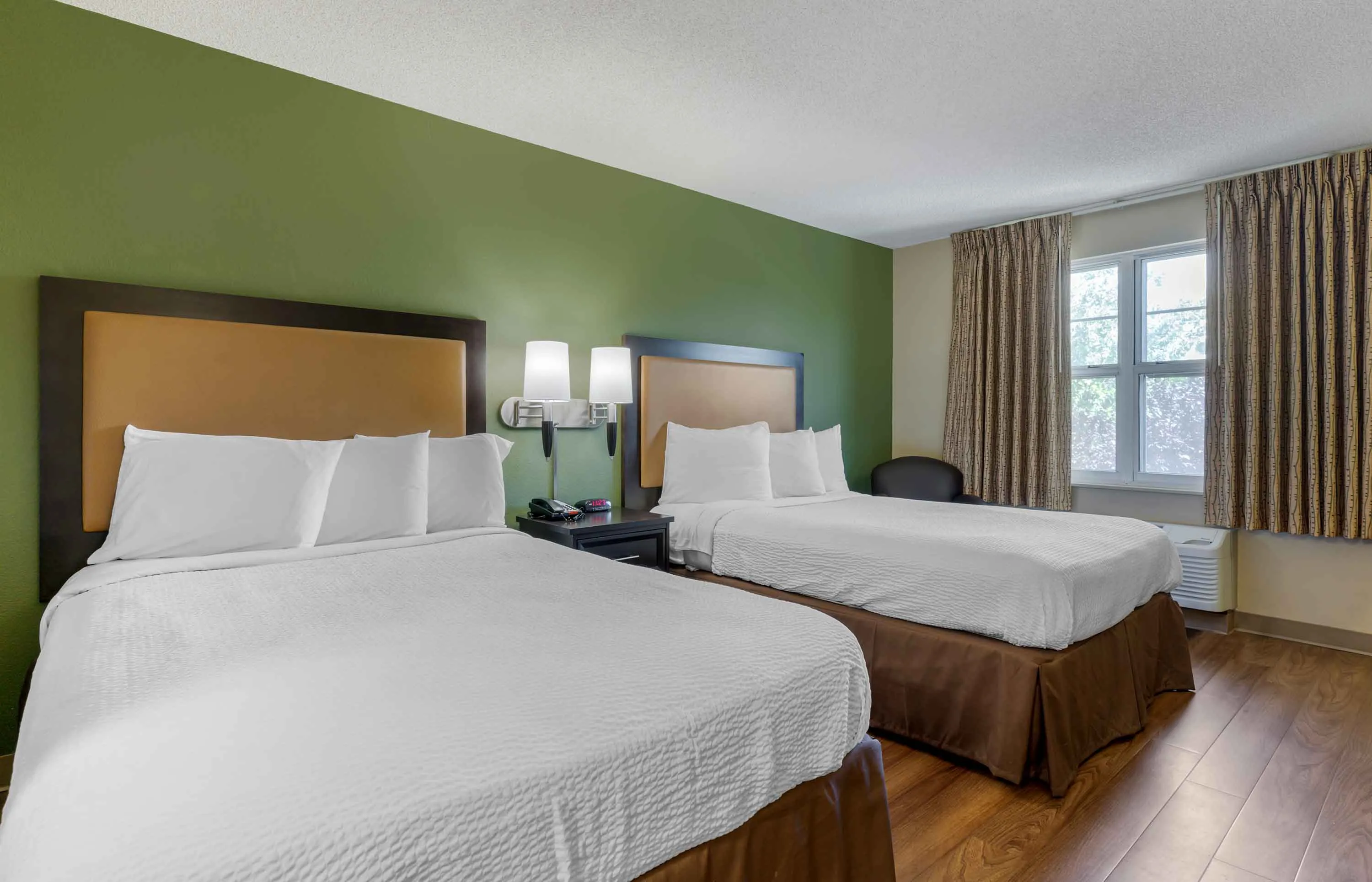 Studio Suite - 2 Full Beds