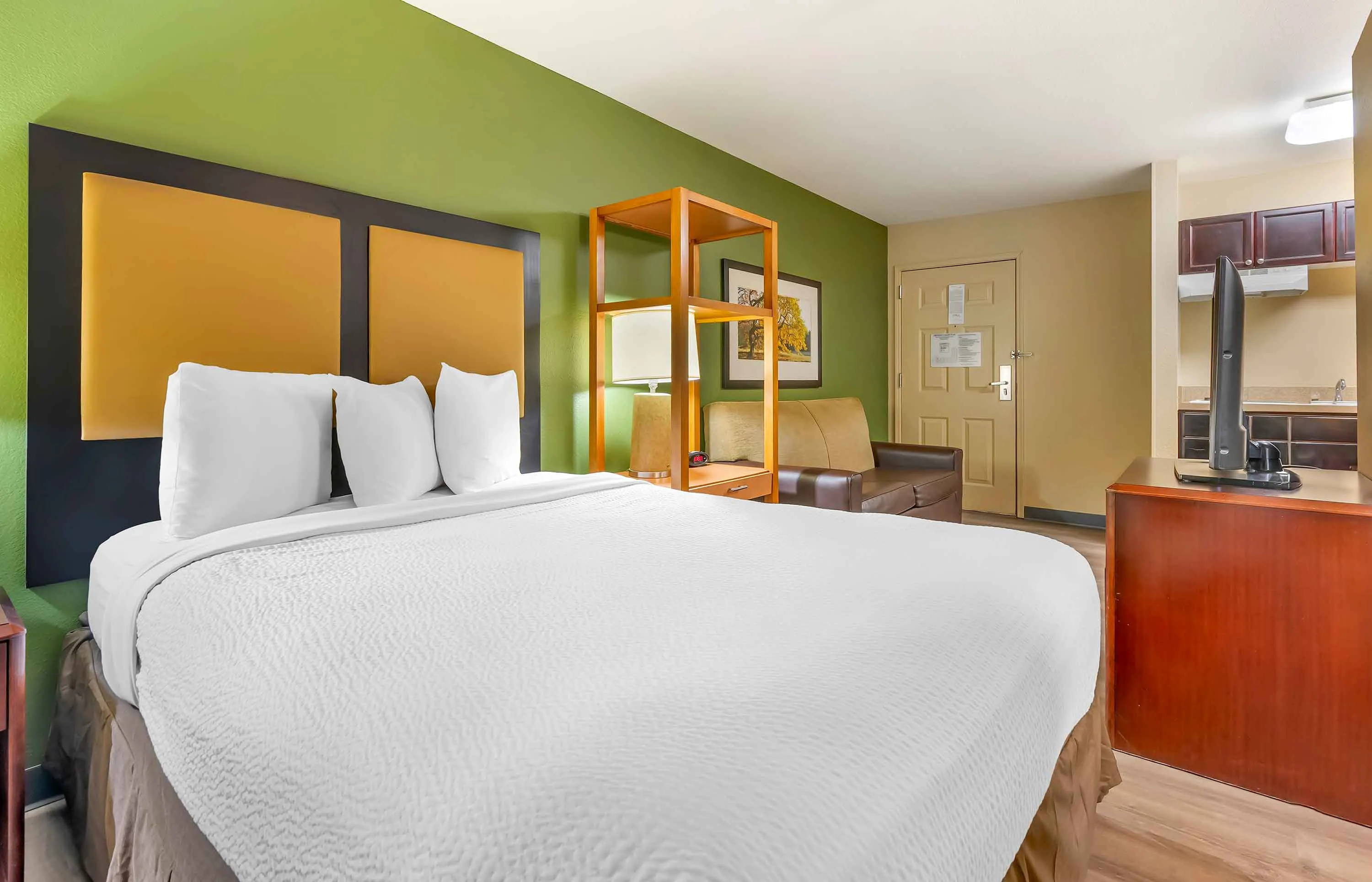 Studio Suite - 1 Queen Bed