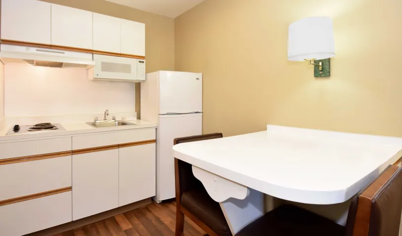Studio Suite - 1 Queen Bed
