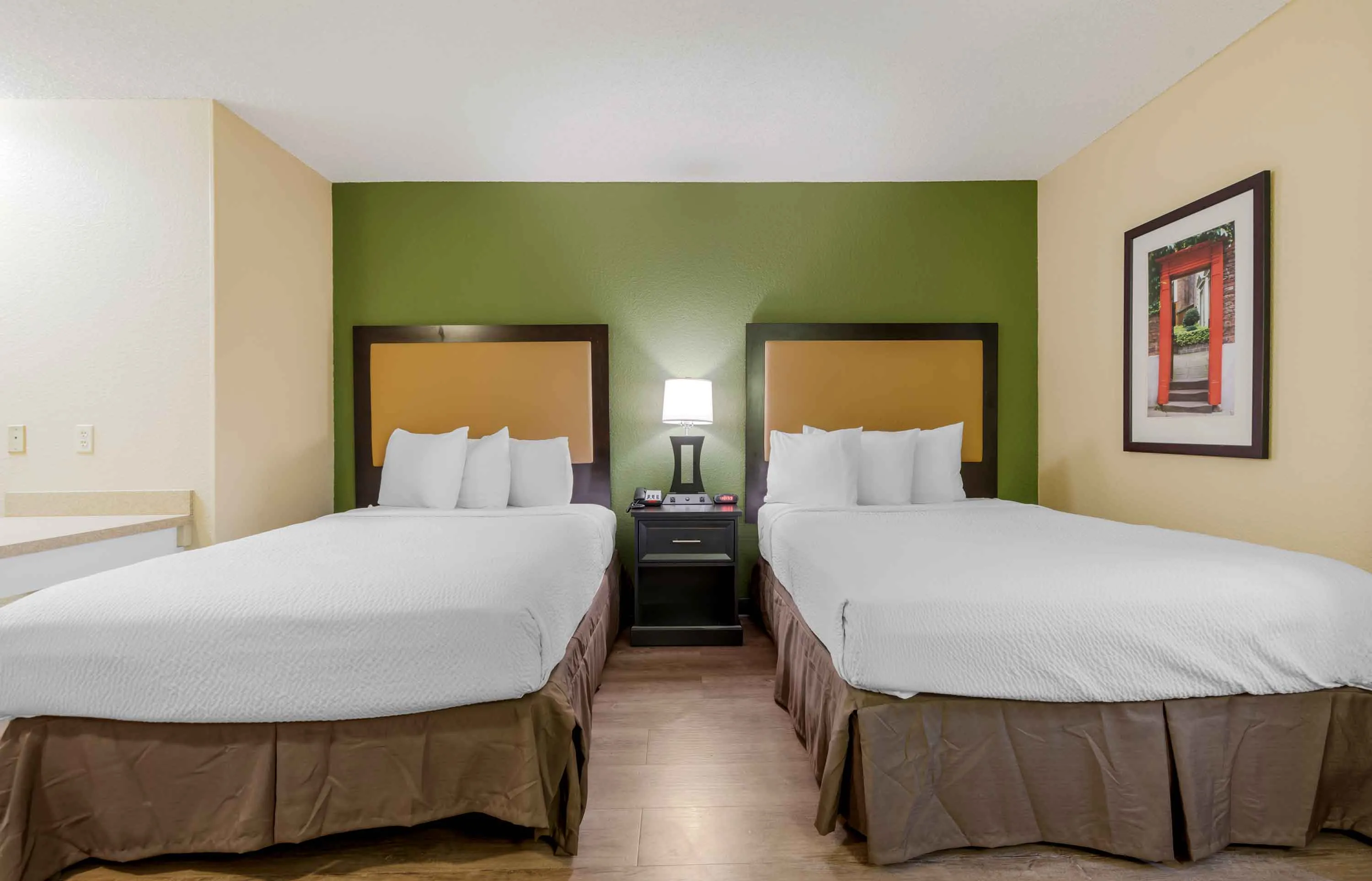 Studio Suite - 2 Full Beds