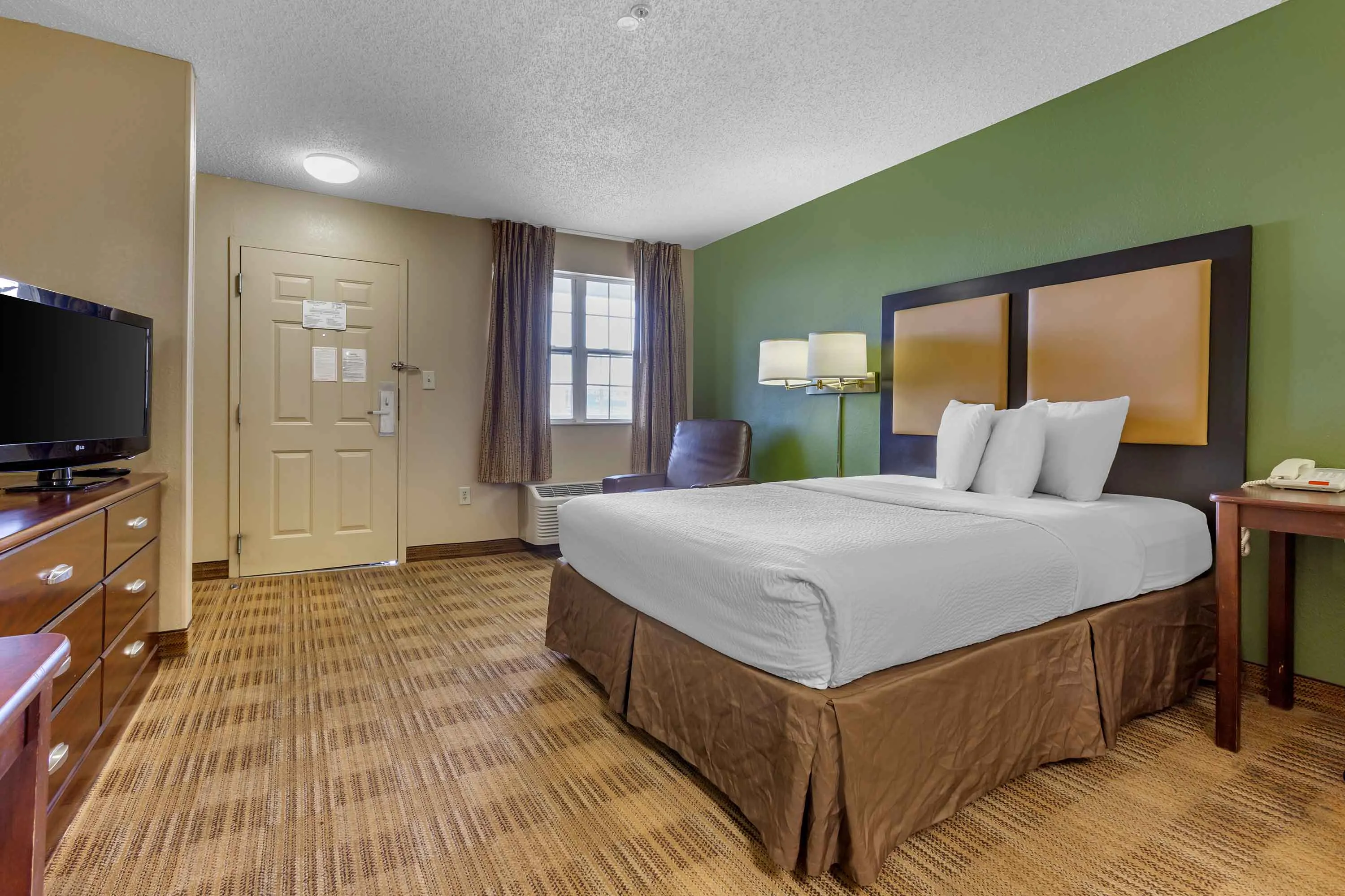 Studio Suite - 1 Queen Bed