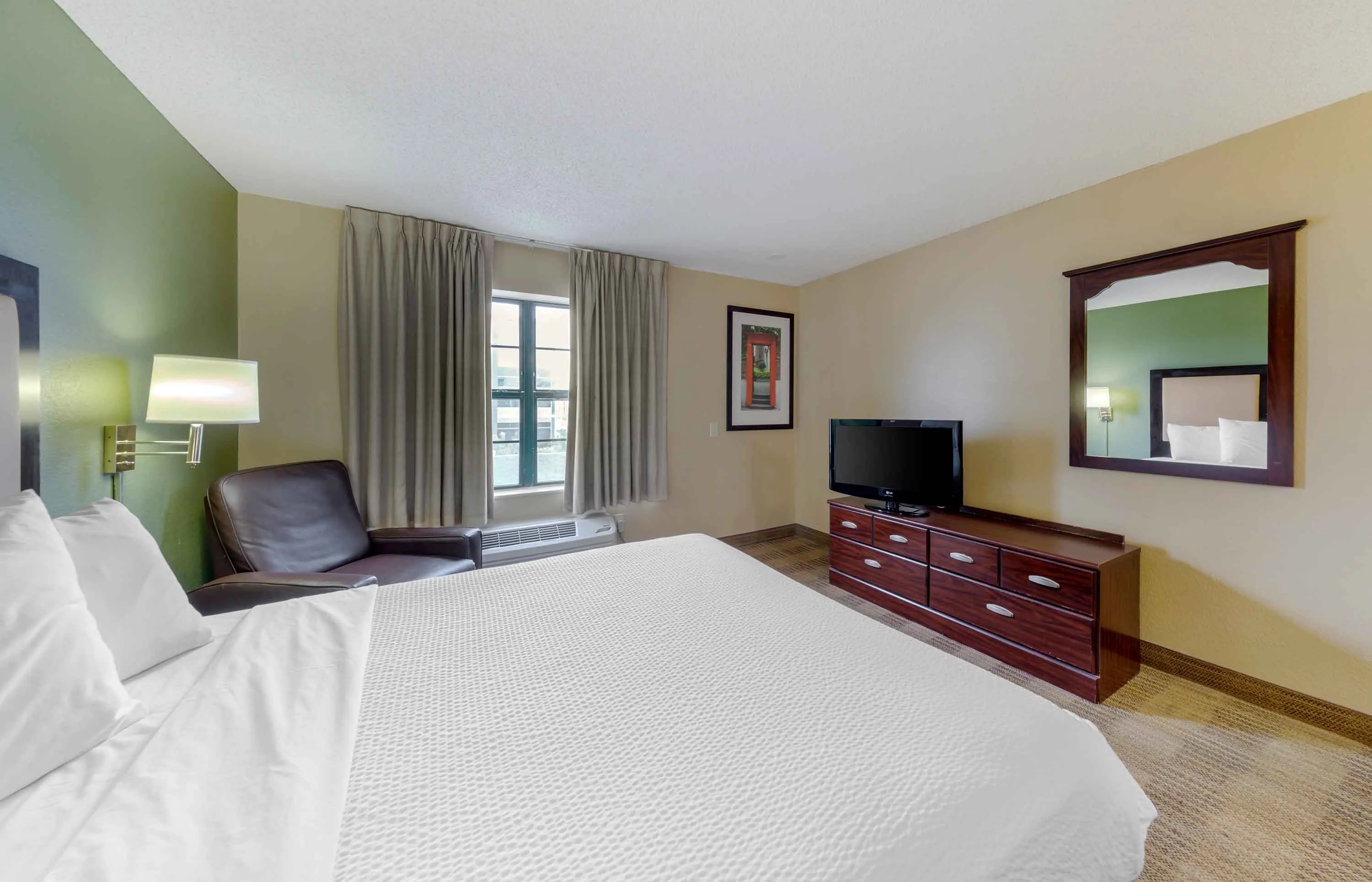 Studio Suite - 1 Queen Bed
