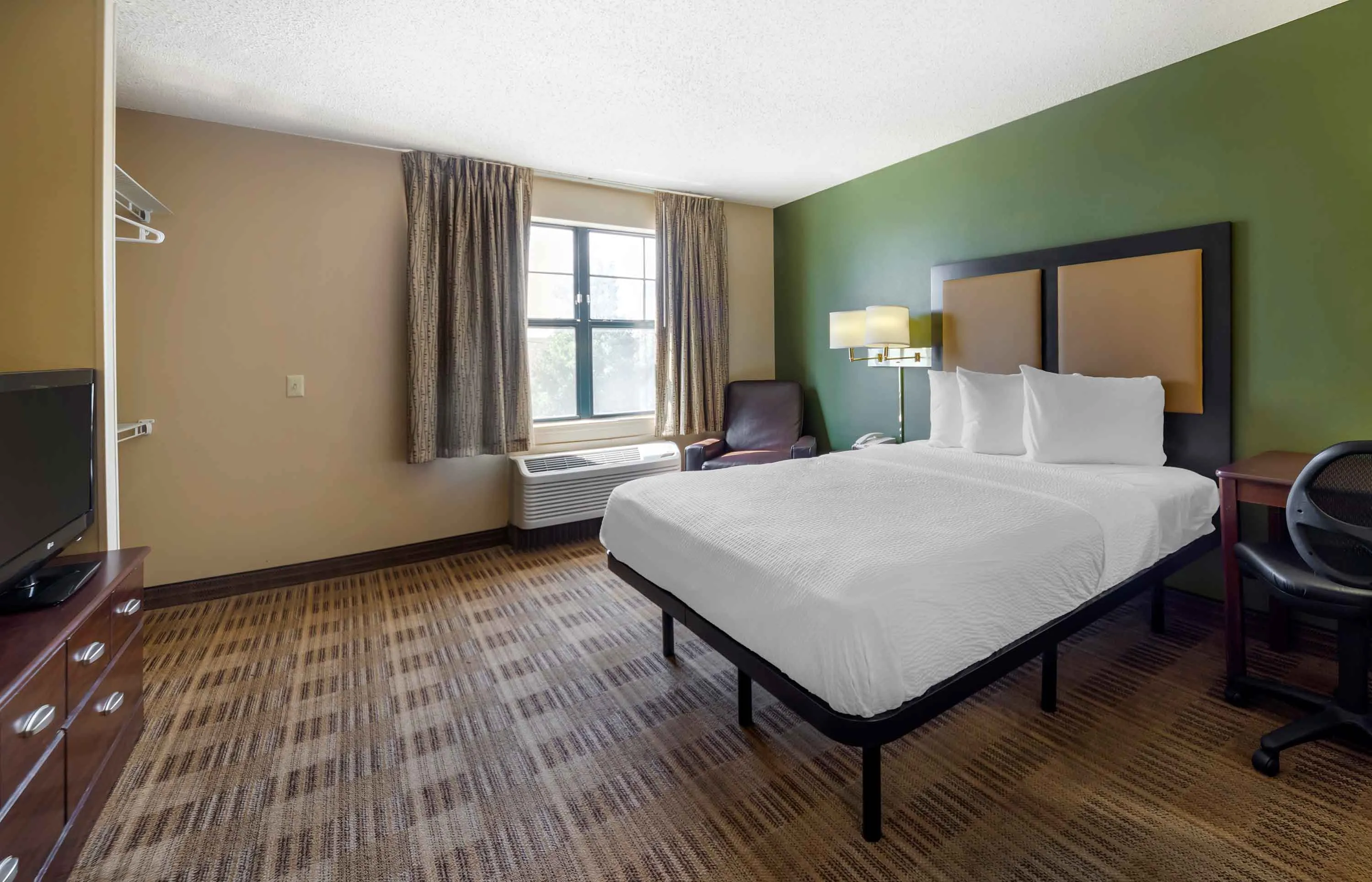 Studio Suite - 1 Queen Bed