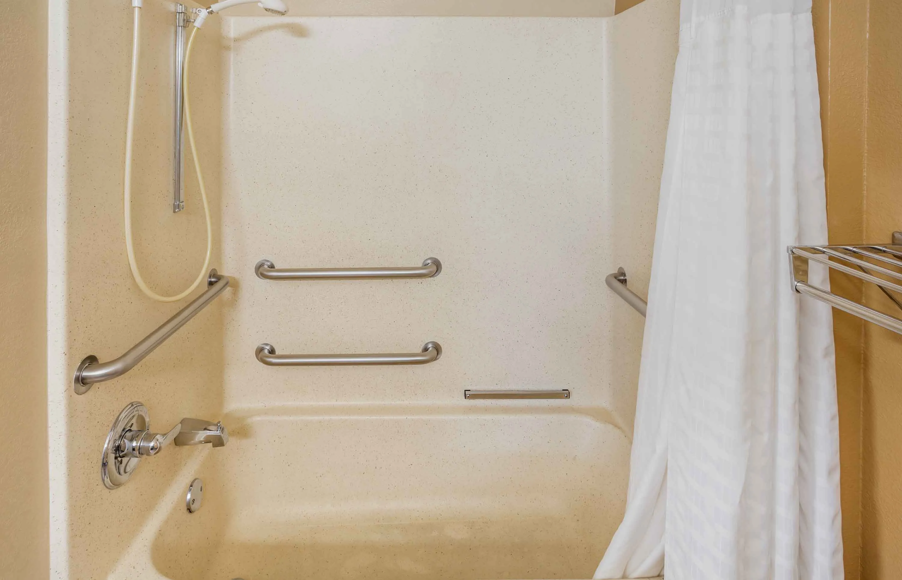 Studio Suite - 2 Full Beds