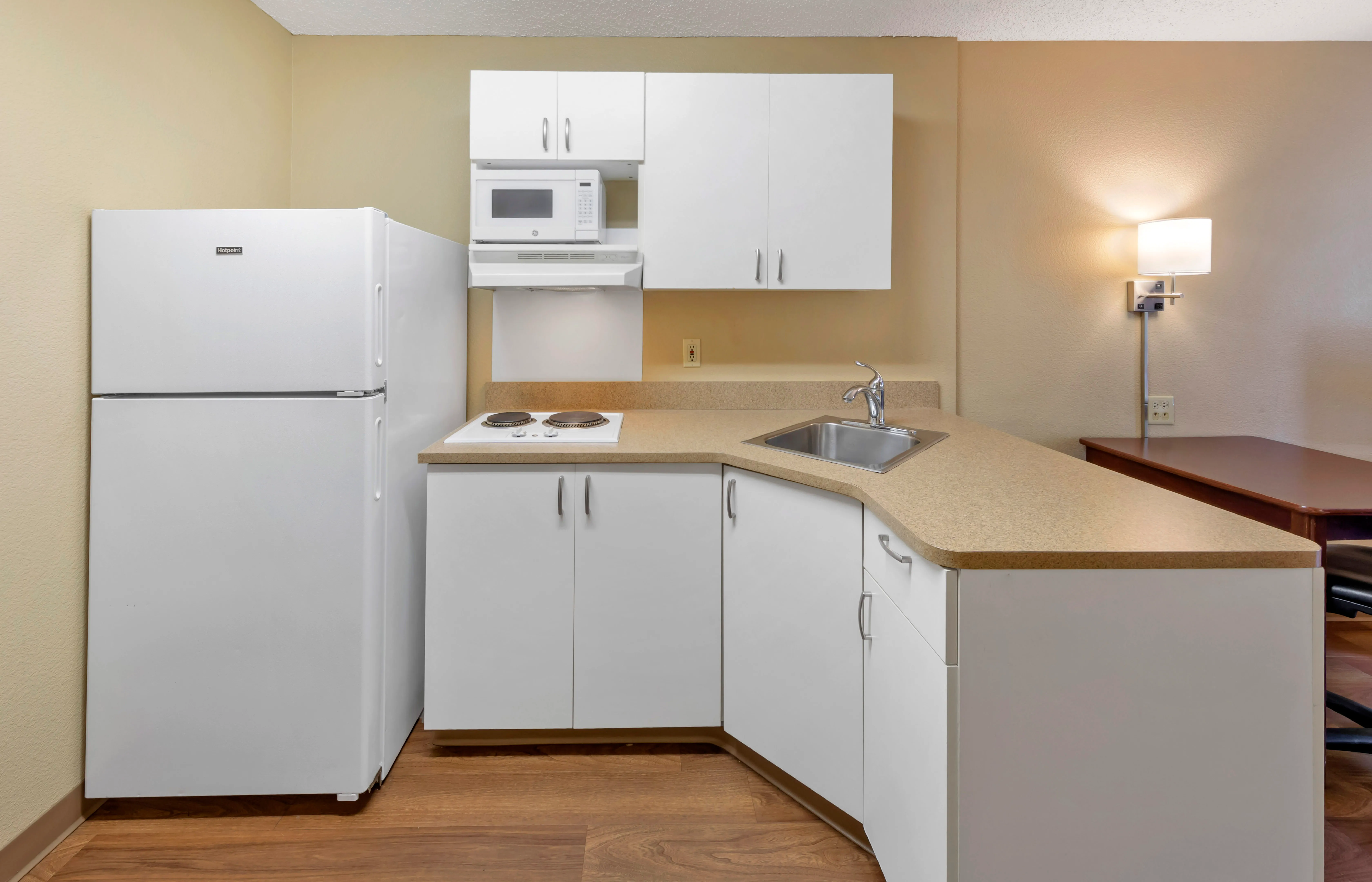 Studio Suite - 2 Full Beds