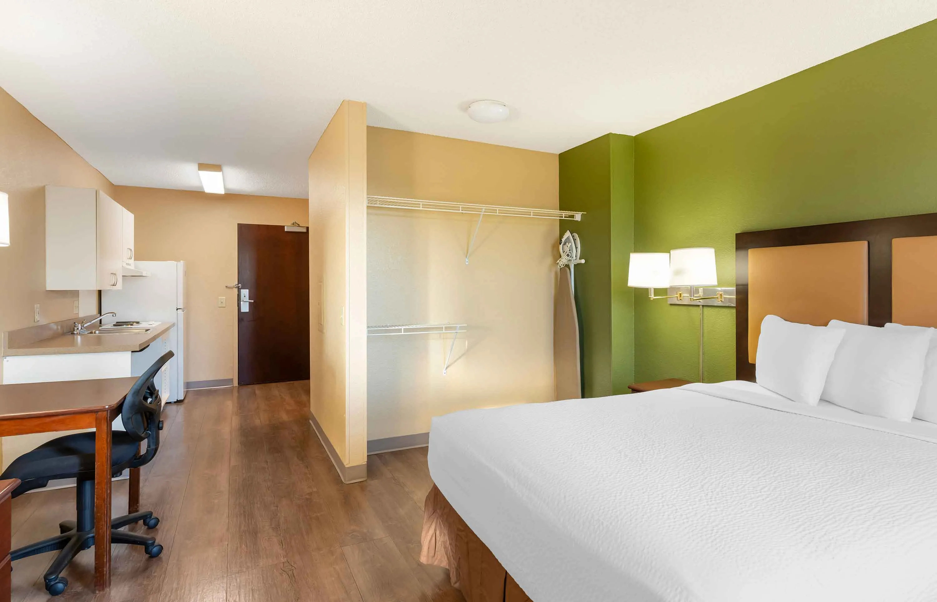 Studio Suite - 1 Queen Bed