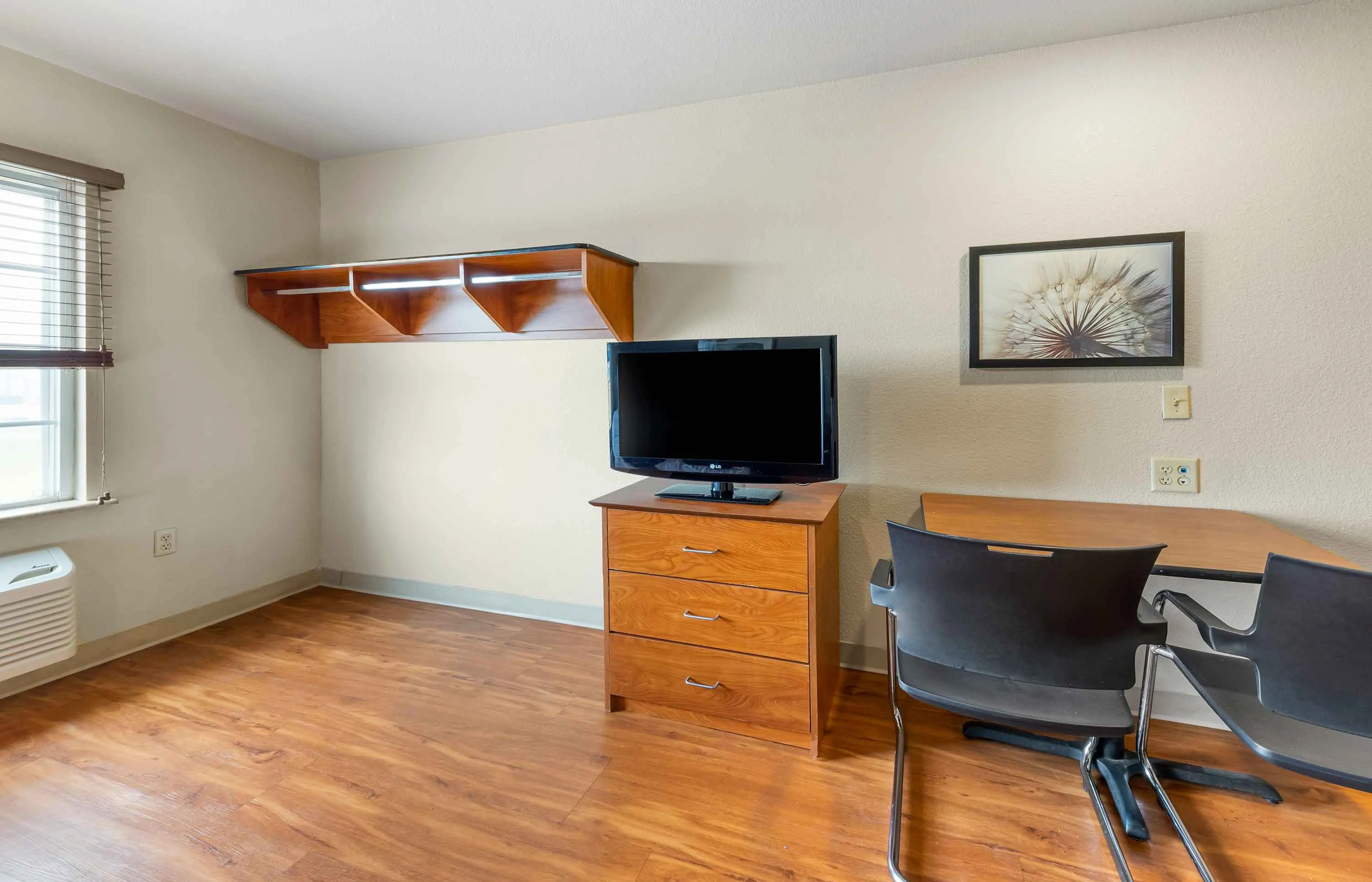 Studio Suite - 1 Queen Bed